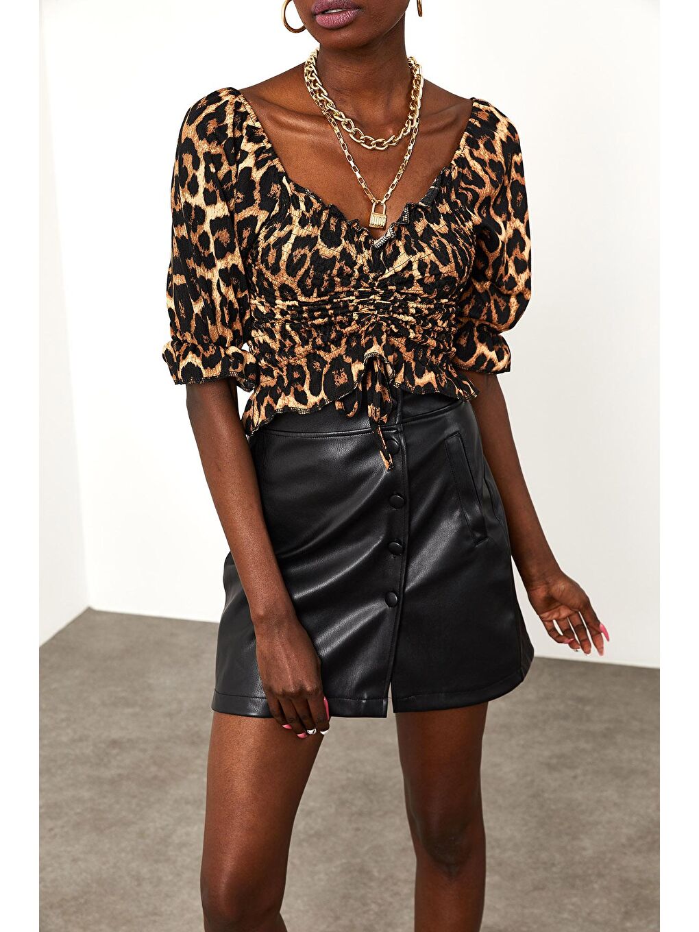 Siyah Leopar Desenli Önü Büzgülü Örme Bluz 1YZK2-11780-60