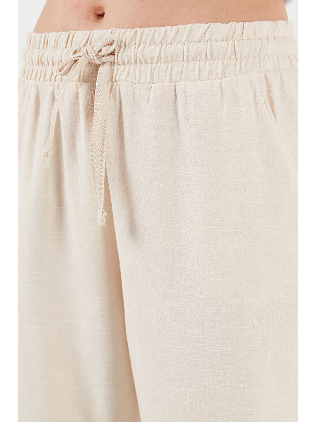 Bej Pamuklu Belden Bağlamalı Yüksek Bel Keten Görünümlü Kısa Paça Pantolon 668Yp5134-5