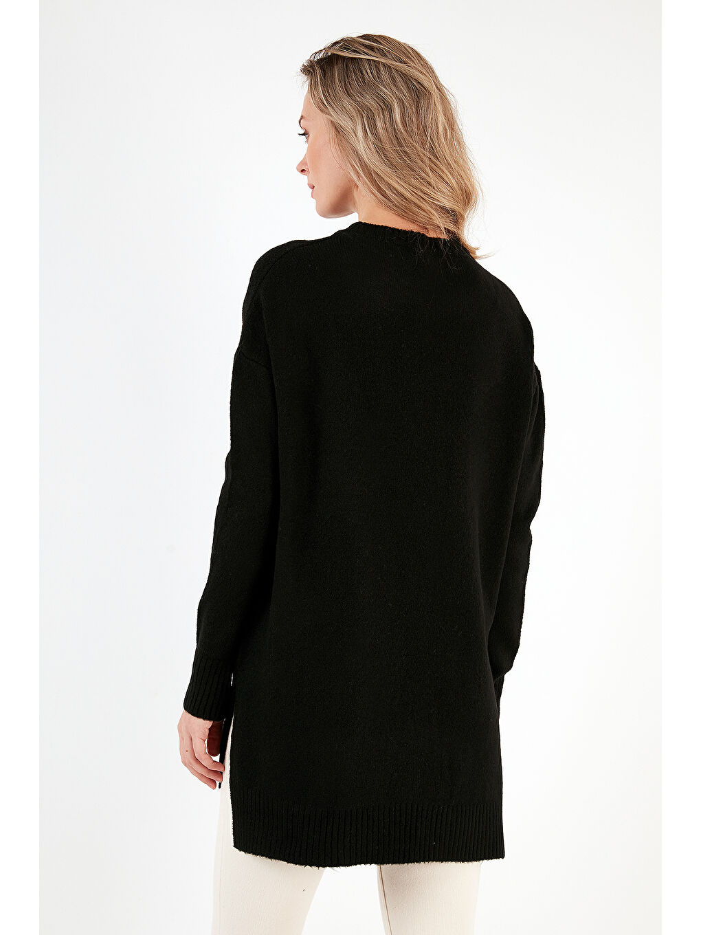 Siyah Rahat Kesim Yırtmaç Detaylı Bisiklet Yaka Kadın Kazak 4616142Y-5