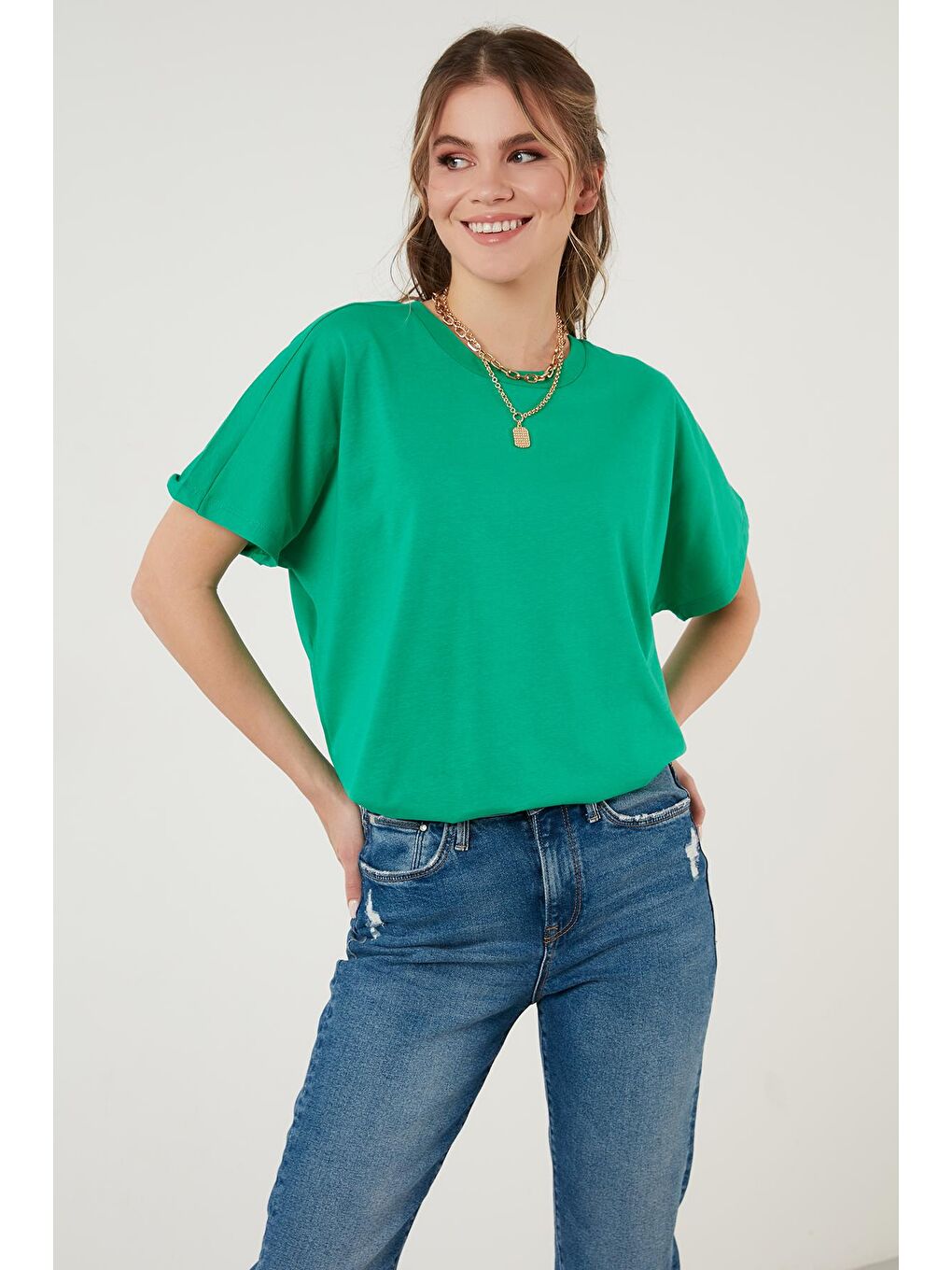 Lela Yeşil Oversize % 100 Pamuk Bisiklet Yaka Basic T Shirt 5864489 - 3