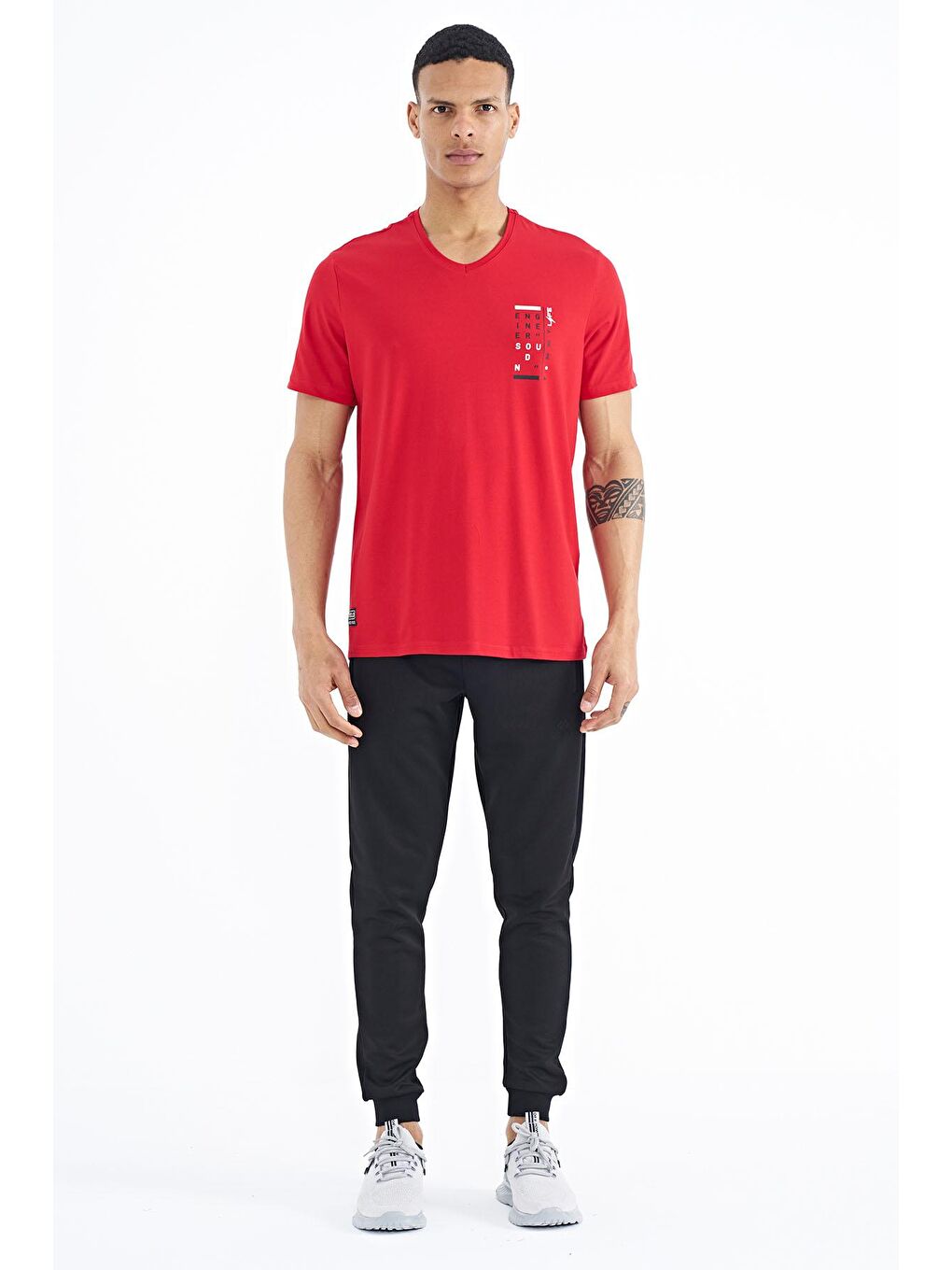 TOMMYLIFE Kırmızı Baskı Detaylı  V Yaka Standart Kalıp Erkek T-Shirt - 88186 - 1