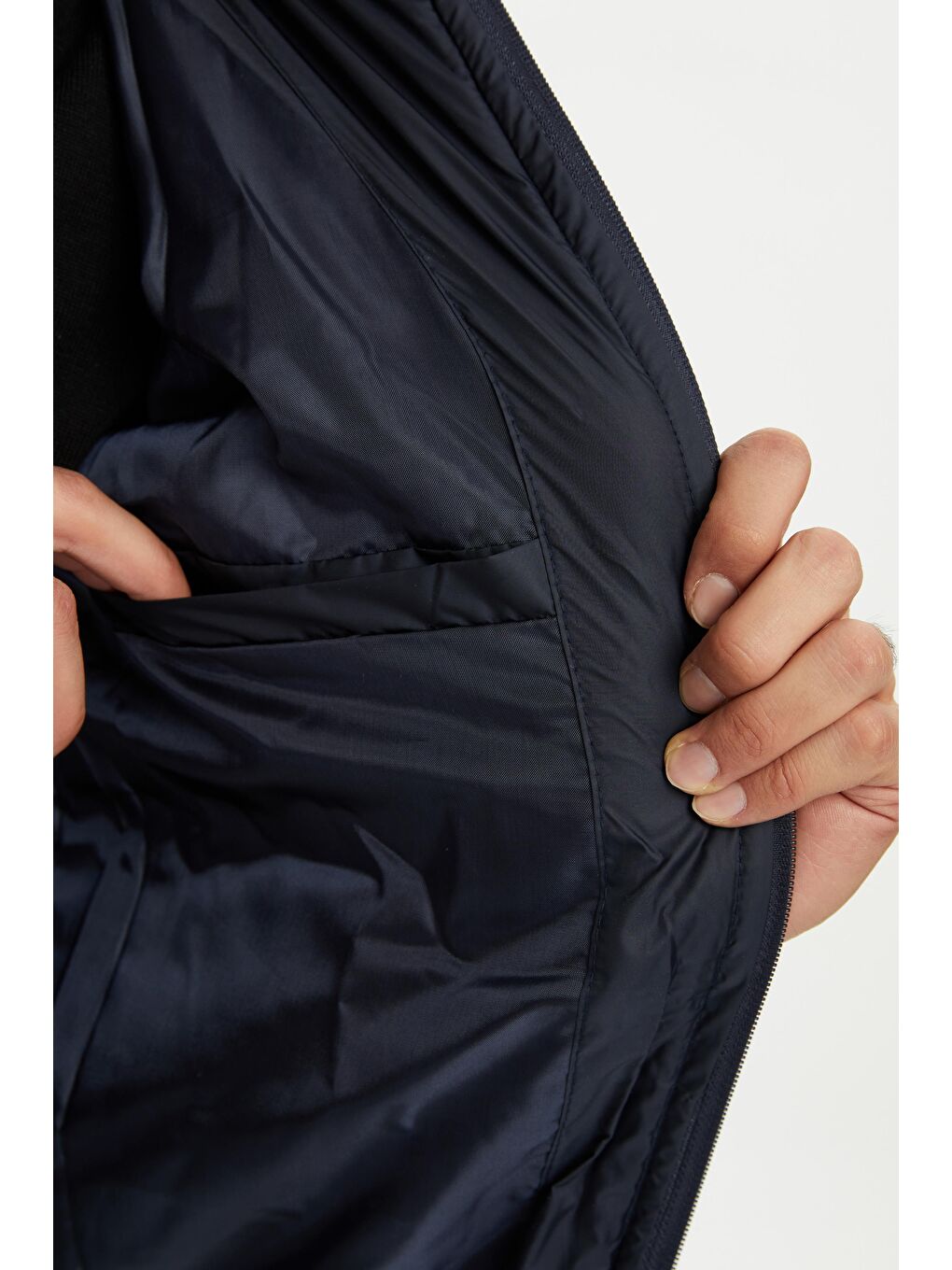 Lacivert Erkek Su ve Rüzgara Dayanıklı Kapitone Desenli Kışlık Mont KM-500-2