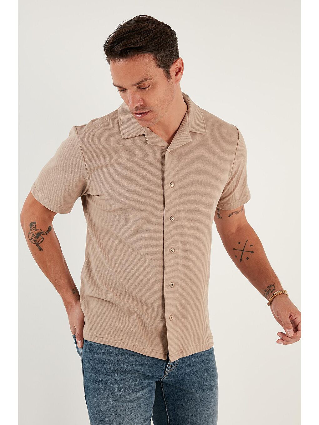 Kahverengi Pamuklu Regular Fit Kısa Kollu Gömlek 5902640-2