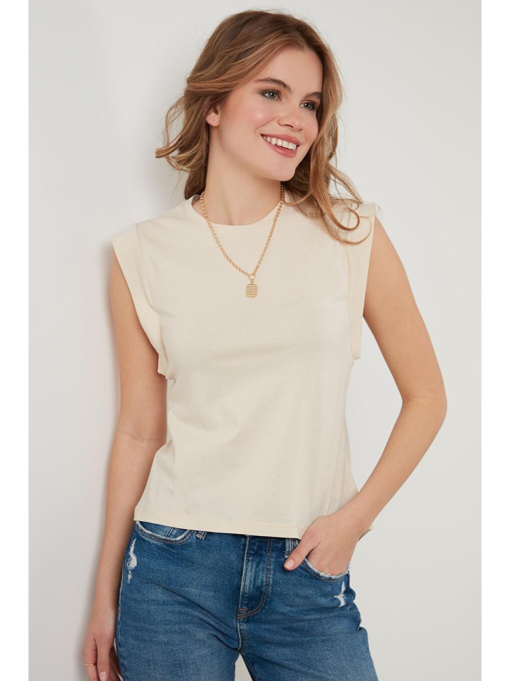 Gri Pamuklu Bisiklet Yaka Kolsuz Basic T Shirt 5864201-2