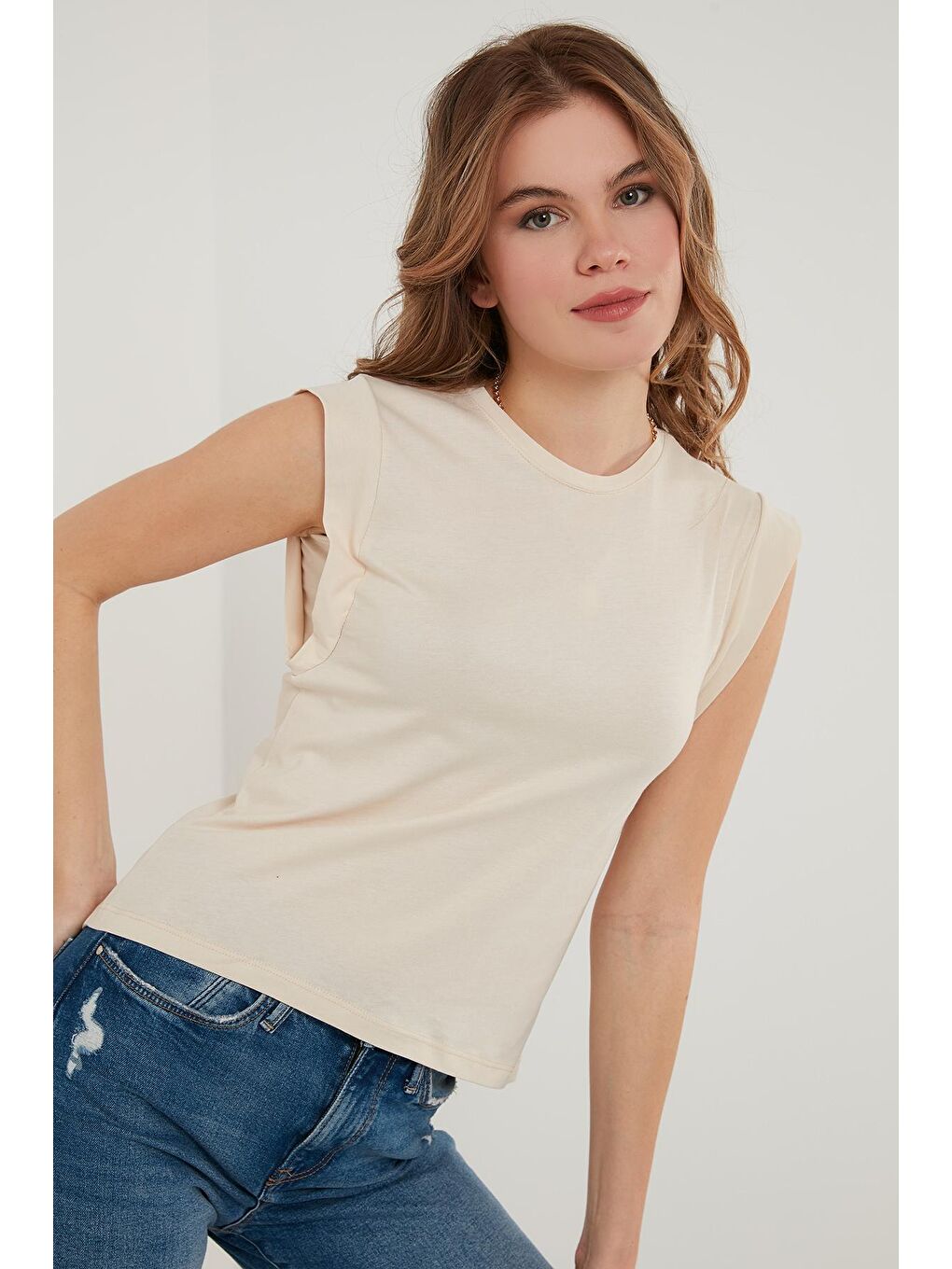 Gri Pamuklu Bisiklet Yaka Kolsuz Basic T Shirt 5864201-3