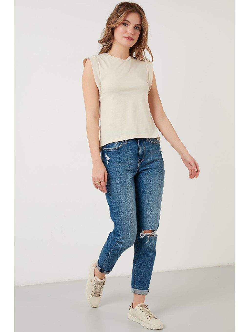 Gri Pamuklu Bisiklet Yaka Kolsuz Basic T Shirt 5864201-4