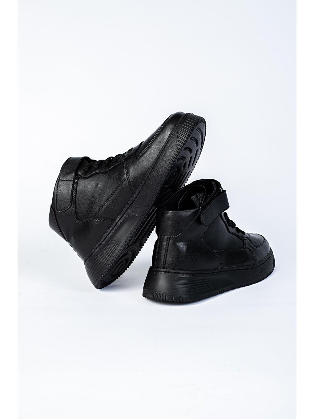 Siyah Yuvarlak Burunlu Cırt Cırtlı Bağcıklı Bilek Boy Günlük Erkek Spor Ayakkabı-1