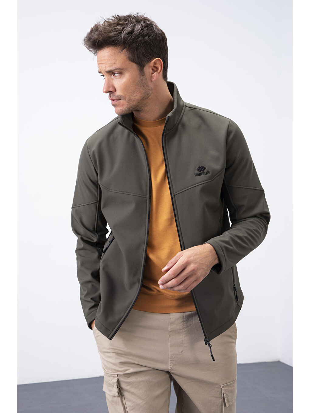 Haki Fermuarlı Dik Yaka Su ve Rüzgar Geçirmez Softshell Erkek Ceket- 88050-2
