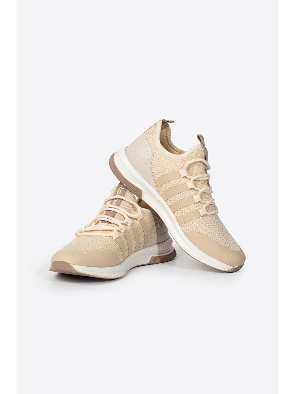 Bej Yuvarlak Burunlu Bağcıklı Erkek Spor Ayakkabı-1