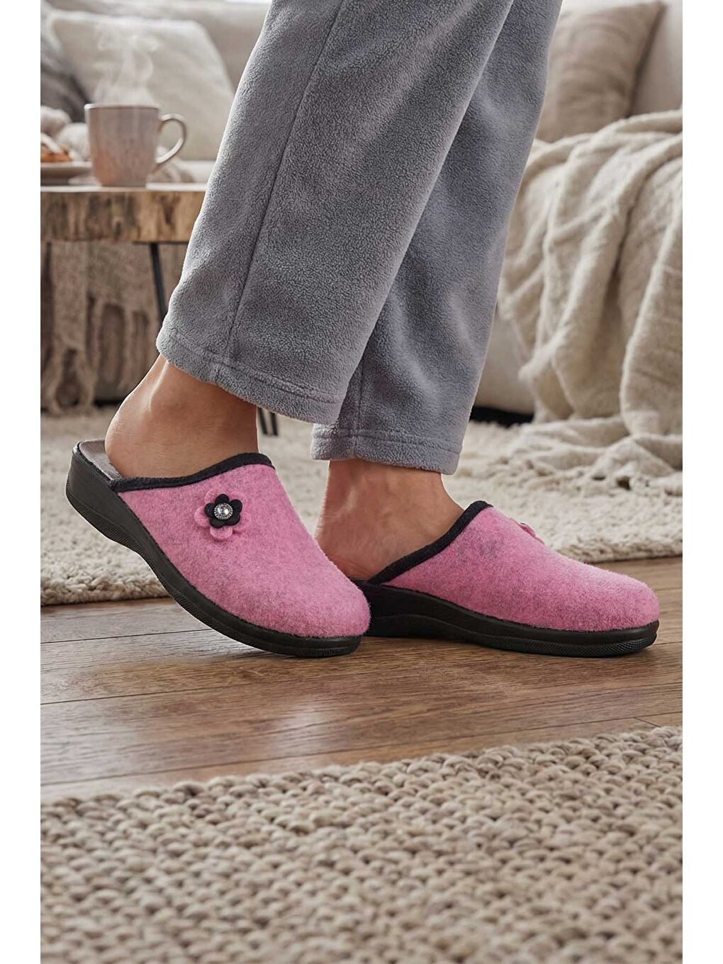 Pembe Butterfly Kadın Kışlık Keçe Rahat Taban Ev Bahçe Terlik