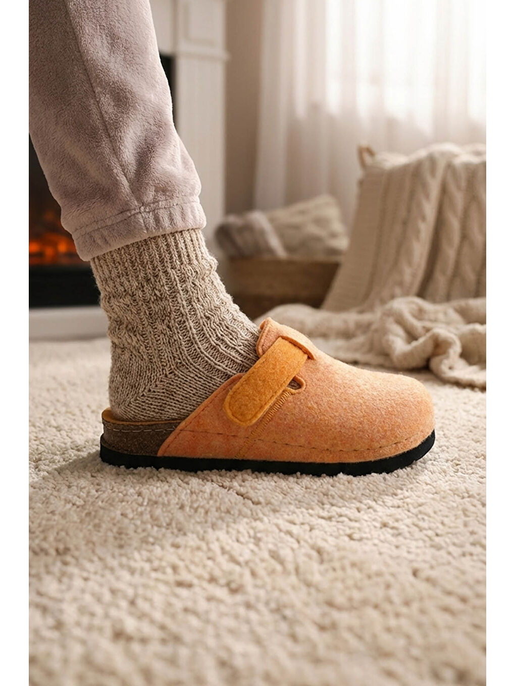 Sarı Kadın Kışlık Rahat Taban Cırtlı Ayarlanabilir Keçe Ev Bahçe Terlik