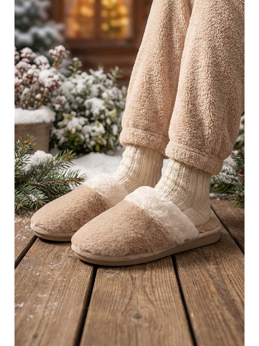 Bej Kadın Kışlık Rahat Taban  Pelüşlü  Ev Terliği