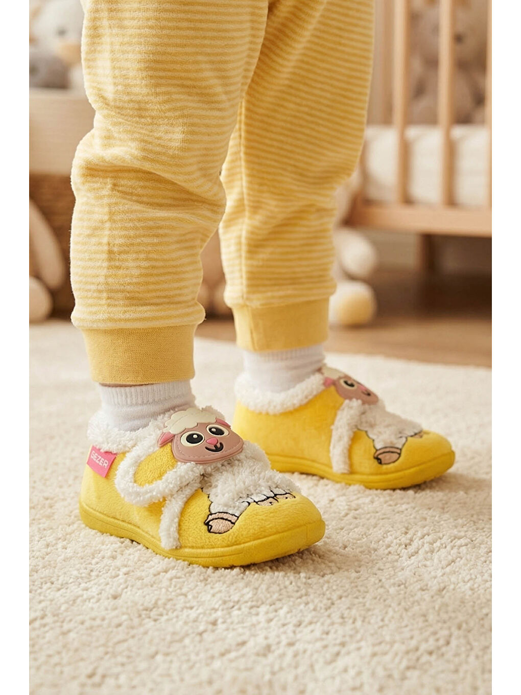 Sarı Bebe Kız Bebek Kışlık Cırtlı Ayarlanabilir Günlük Kreş Panduf Ayakkabı