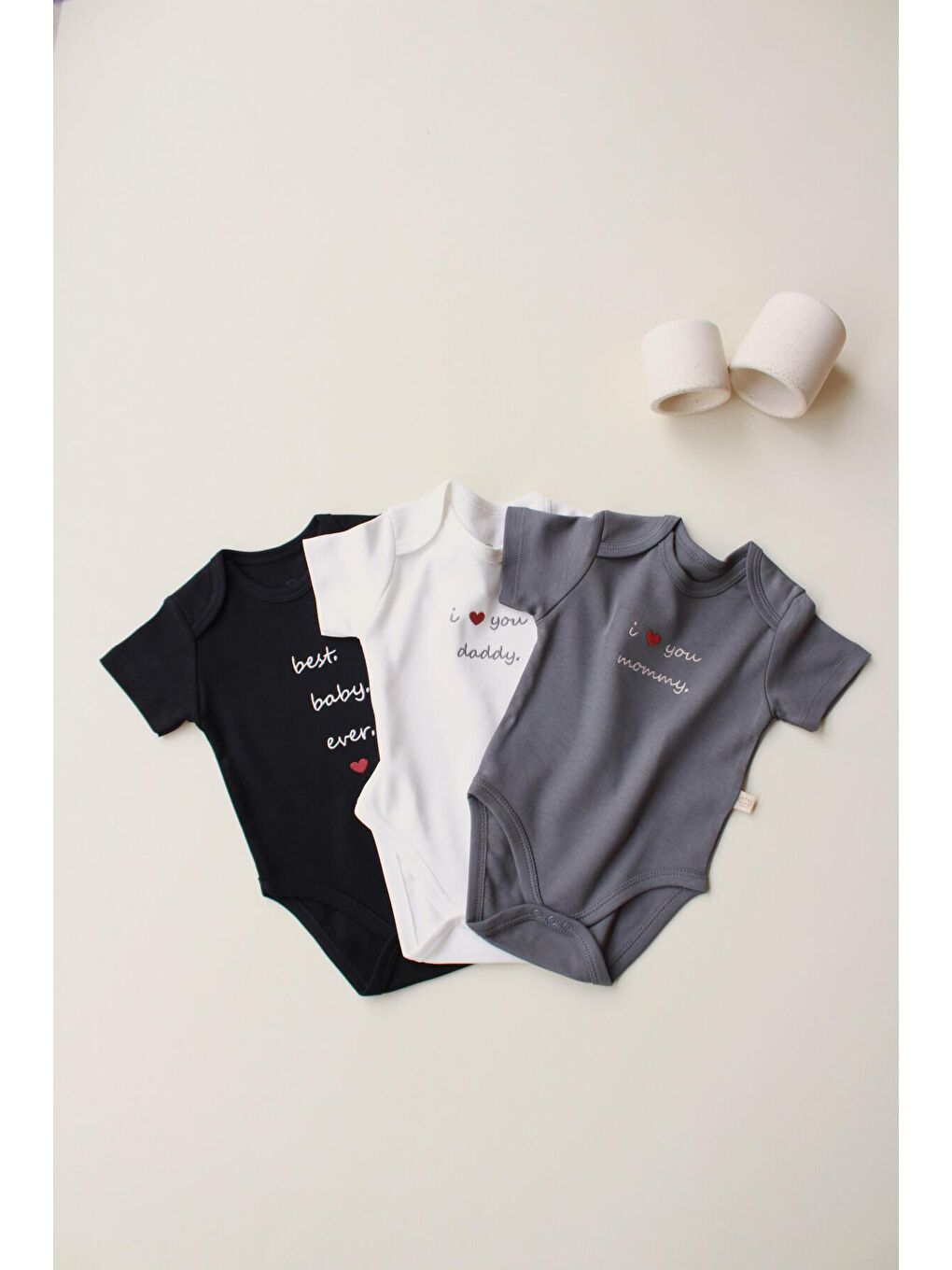 Beyaz 3lü Nakışlı Kısa Kollu Çıt Çıtlı Body Zıbın Model 7-1