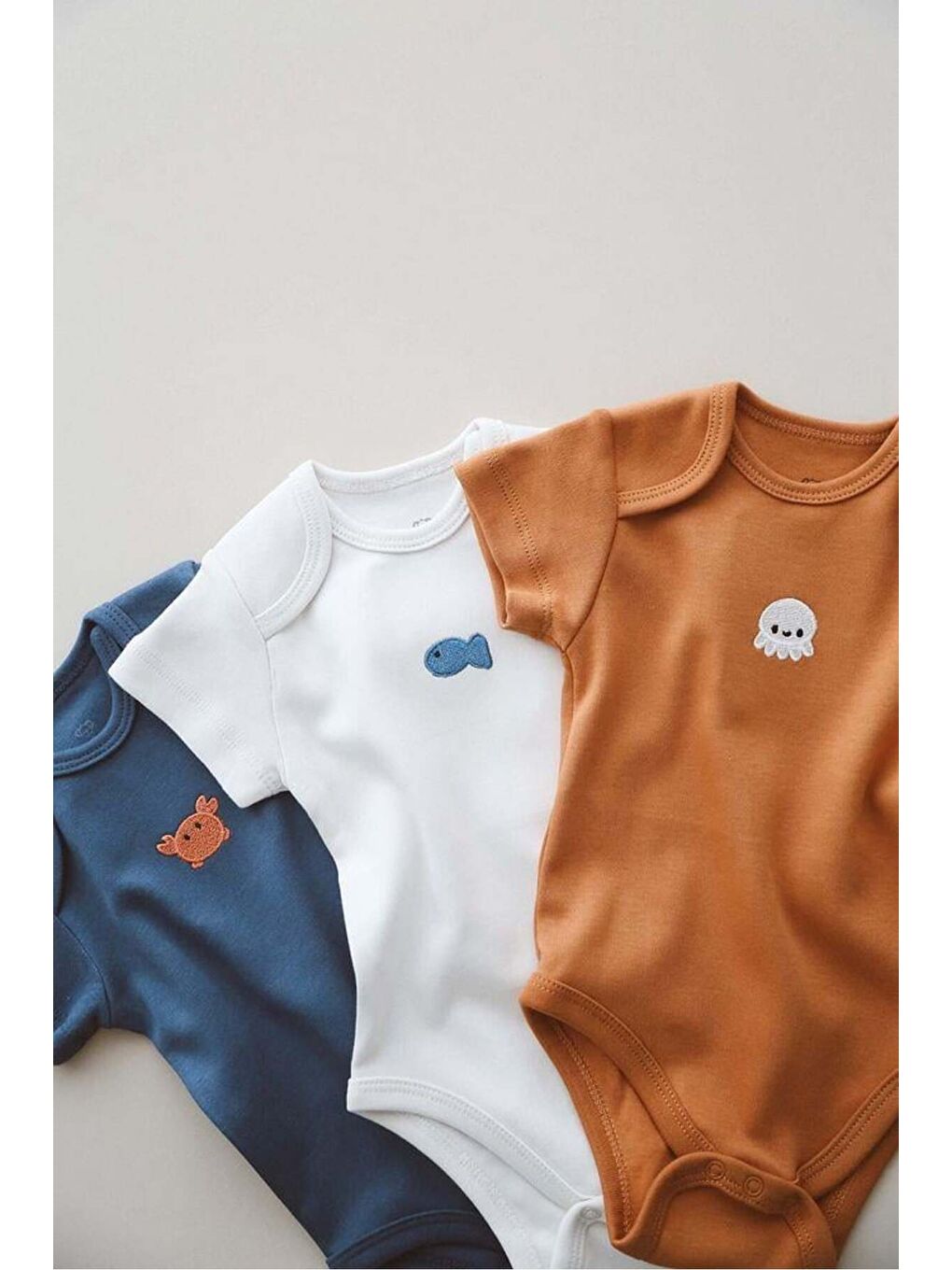 İndigo 3lü Nakışlı Çıt Çıtlı Kısa Kollu Body Zıbın Model 4-1