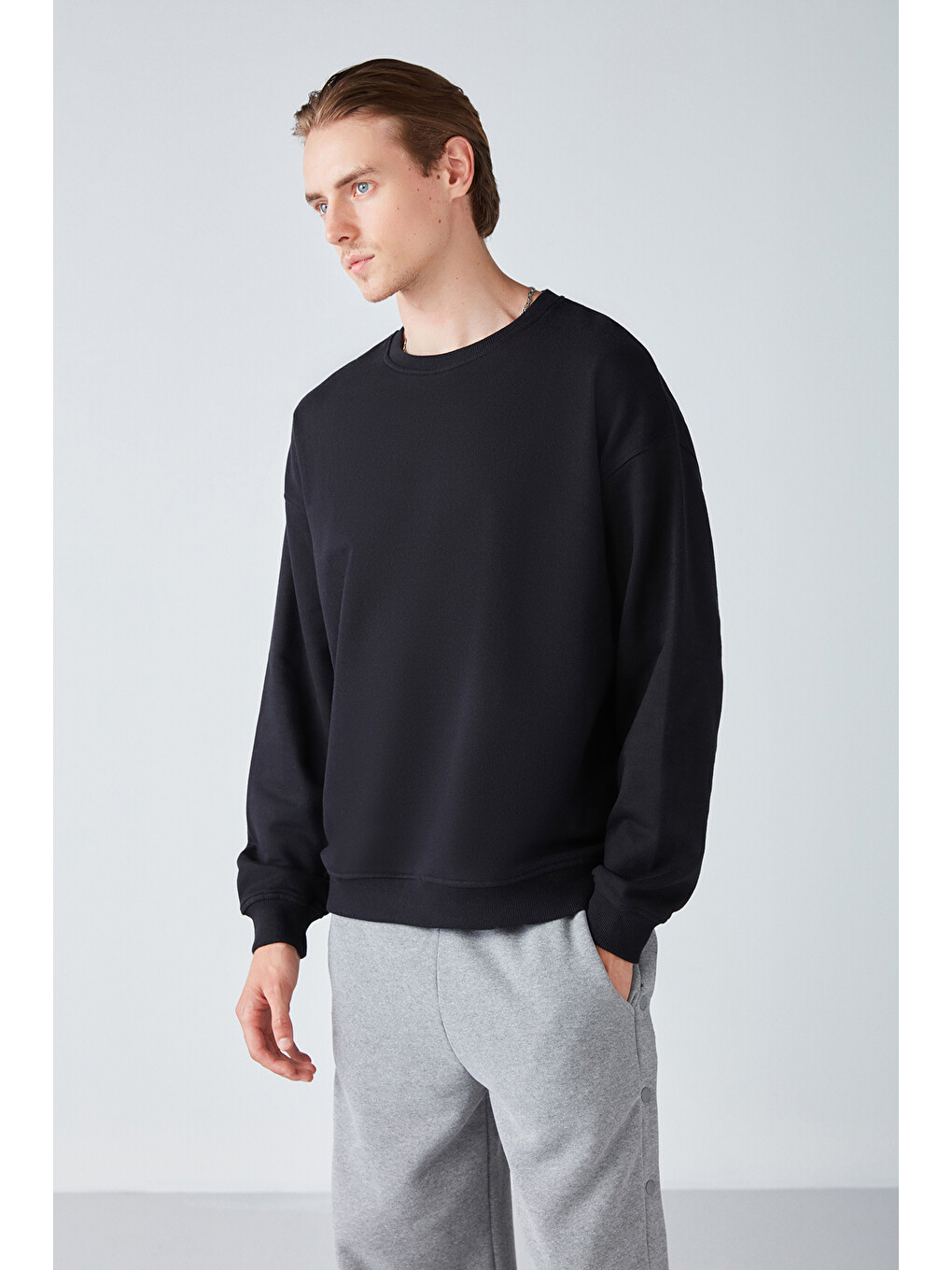 Stephan Erkek Yumuşacık Kumaşlı Organik Pamuklu Oversize Fit Yuvarlak Yakalı Siyah Sweatshirt