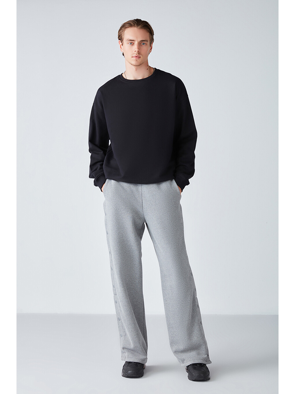 Stephan Erkek Yumuşacık Kumaşlı Organik Pamuklu Oversize Fit Yuvarlak Yakalı Siyah Sweatshirt-1