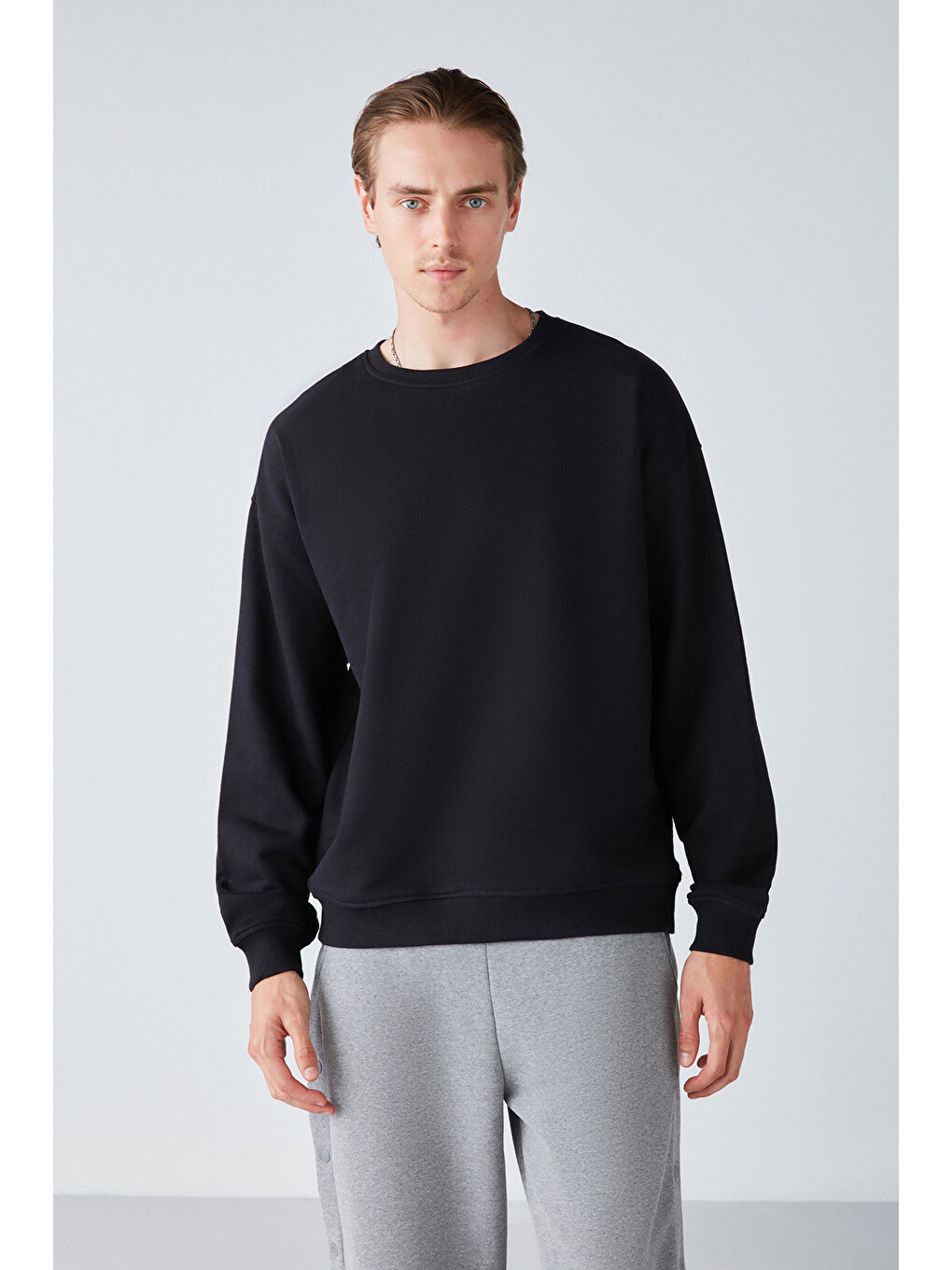Stephan Erkek Yumuşacık Kumaşlı Organik Pamuklu Oversize Fit Yuvarlak Yakalı Siyah Sweatshirt-3