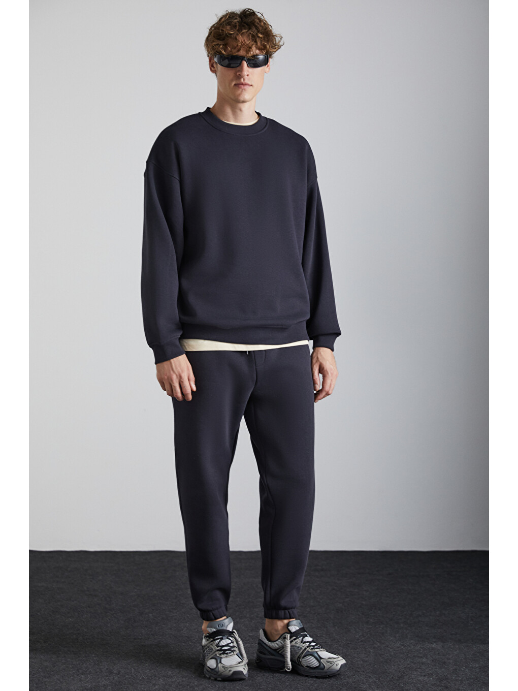 Stephan Erkek Yumuşacık Kumaşlı Organik Pamuklu Oversize Fit Yuvarlak Yakalı Antrasit Sweatshirt-1