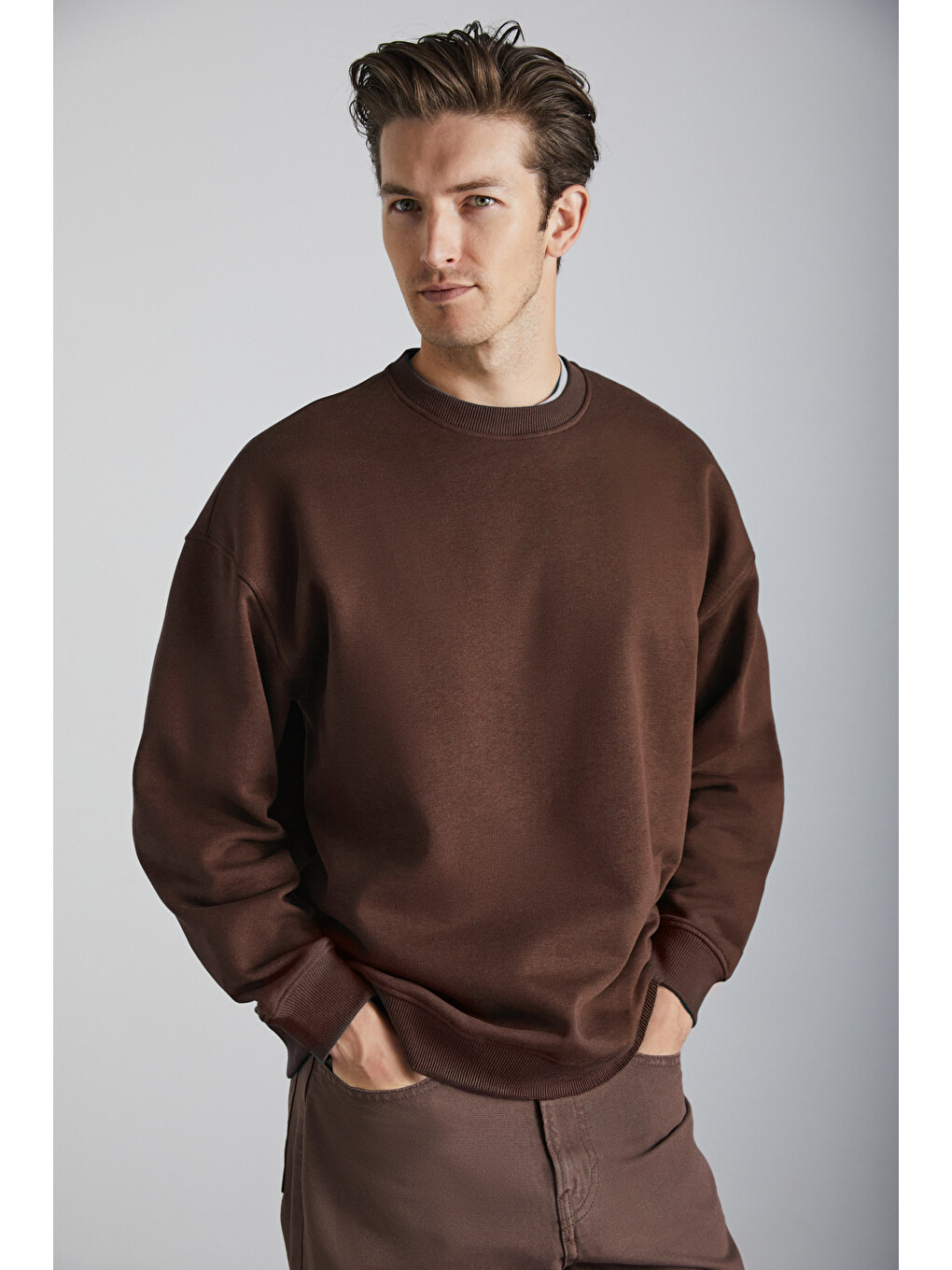 Stephan Erkek Yumuşacık Kumaşlı Organik Pamuklu Oversize Fit Yuvarlak Yakalı Kahverengi Sweatshirt