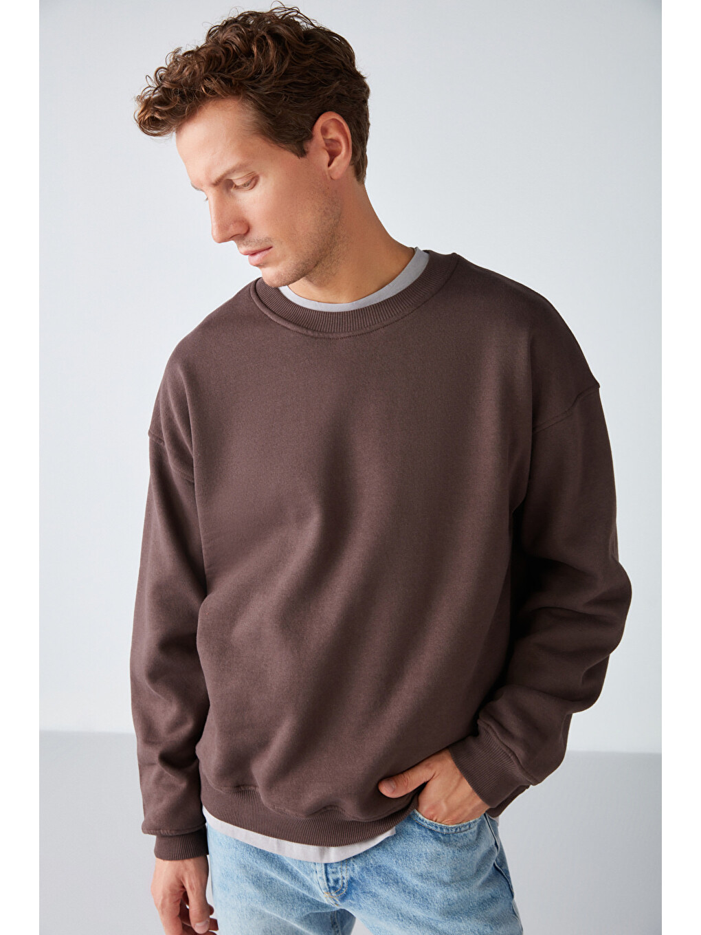 Stephan Erkek Yumuşacık Kumaşlı Organik Pamuklu Oversize Fit Yuvarlak Yakalı Kahverengi Sweatshirt-4
