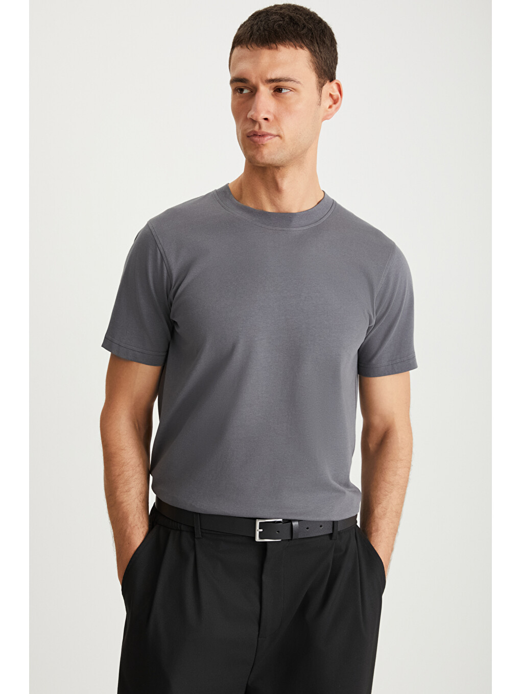 Erkek Slim Fit Dar Kesim %100 Organik Pamuklu Yana Kayan Dikişli Basic Örme Koyu Gri Tişört-4