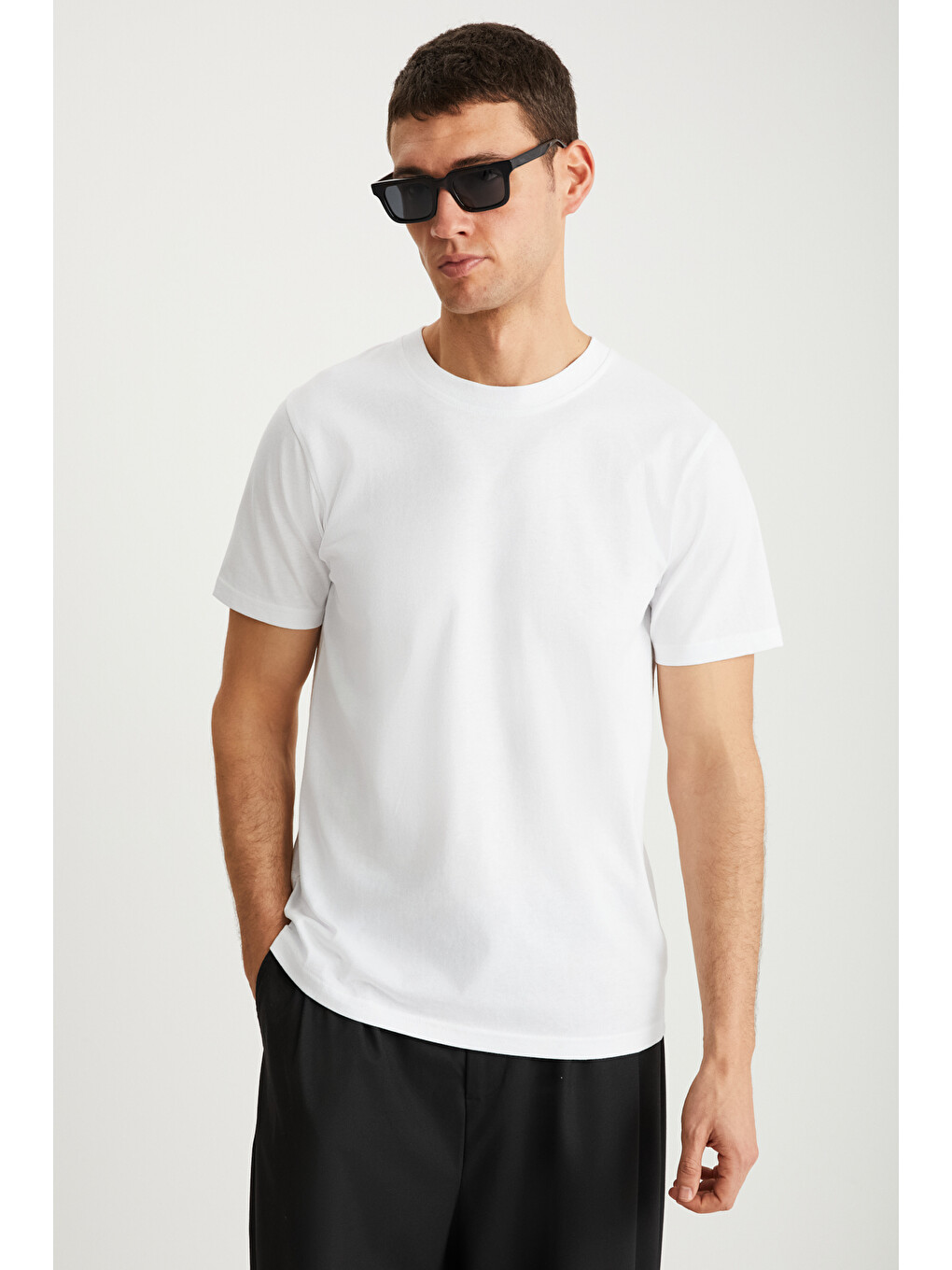 Erkek Slim Fit Dar Kesim %100 Organik Pamuklu Yana Kayan Dikişli Basic Örme Beyaz Tişört-2