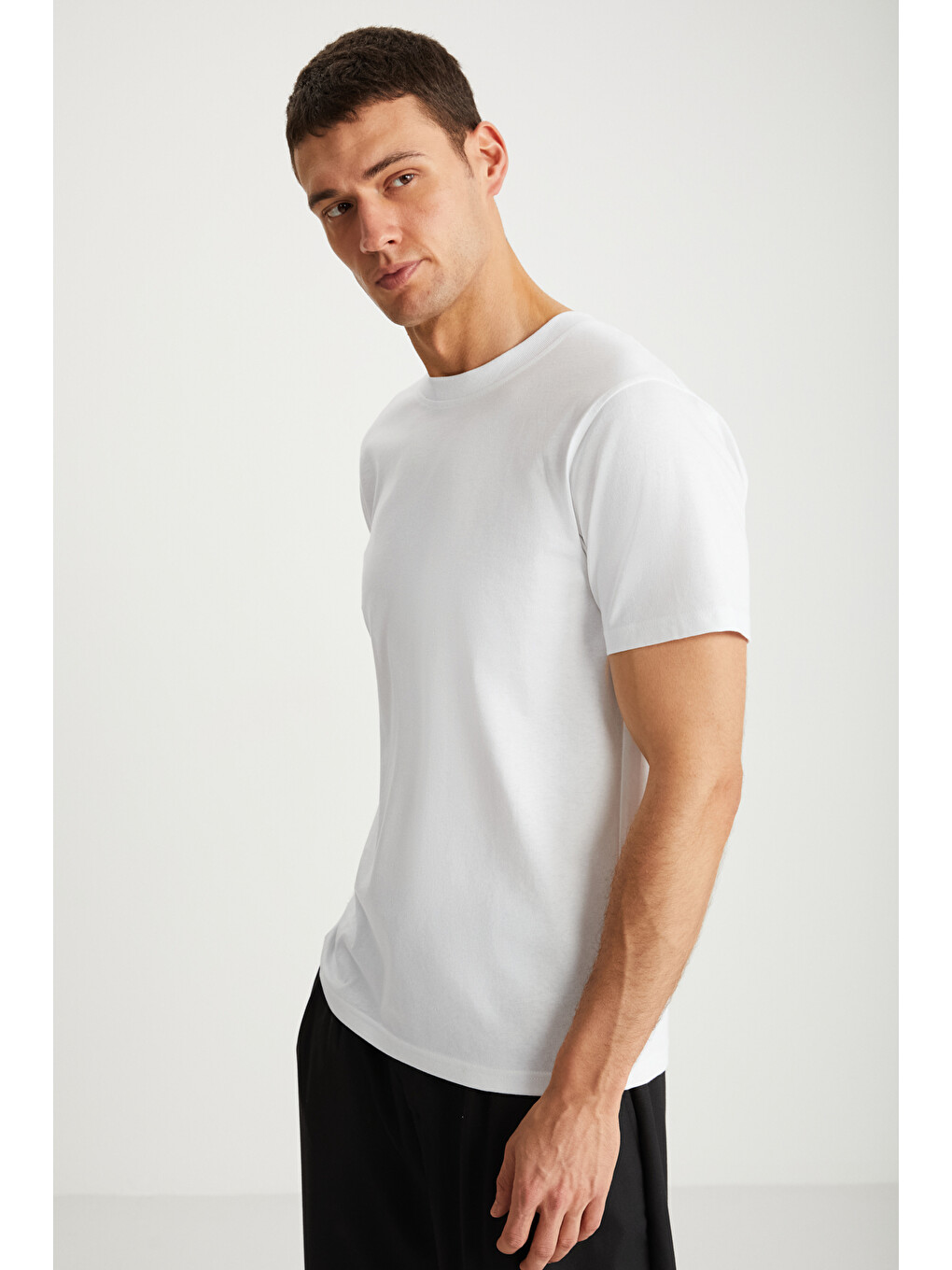 Erkek Slim Fit Dar Kesim %100 Organik Pamuklu Yana Kayan Dikişli Basic Örme Beyaz Tişört-3