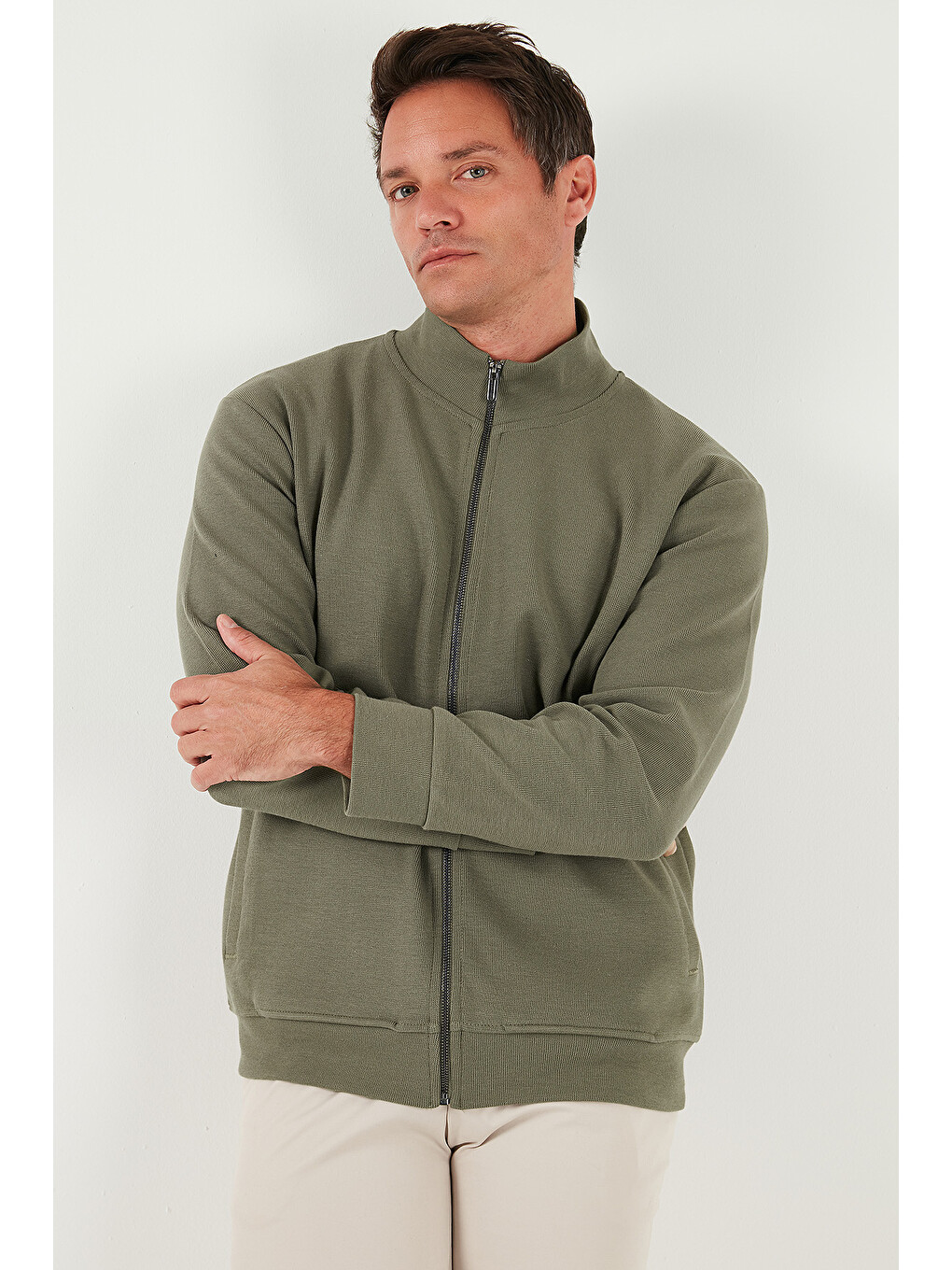 Haki Pamuklu Regular Fit Dik Yaka Fermuarlı Sweatshirt Hırka 5901077-4