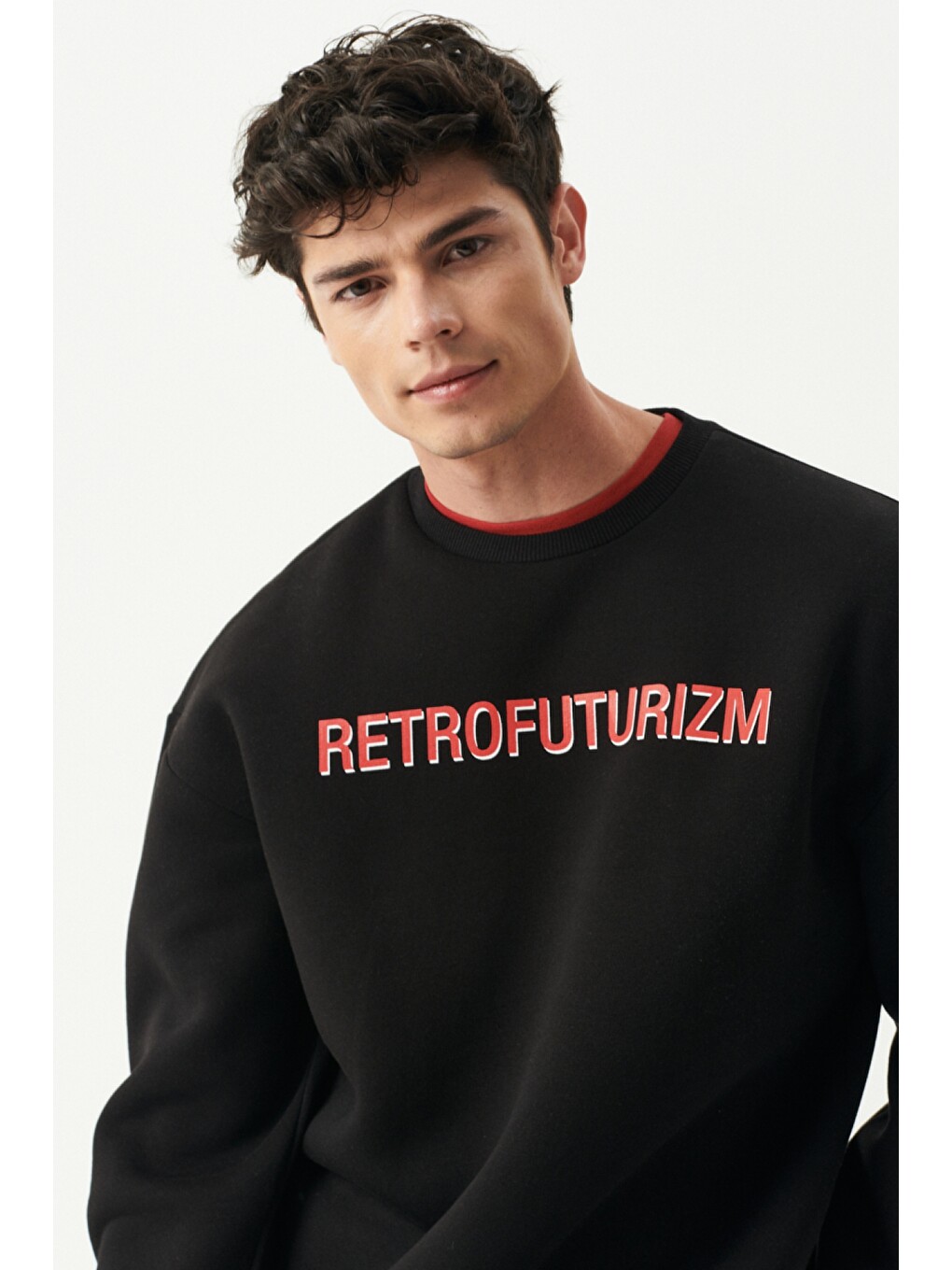 Oversize Fit Bisiklet Yaka Şardonlu Siyah Sweatshirt-4