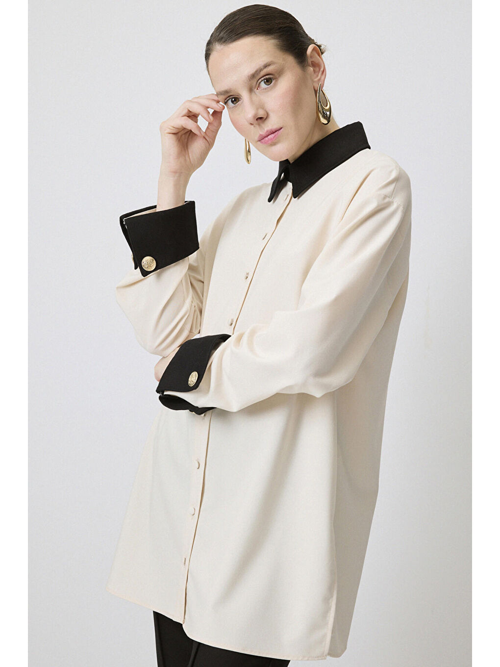 Ekru Gold Düğme Detaylı Kontrast Gömlek-3