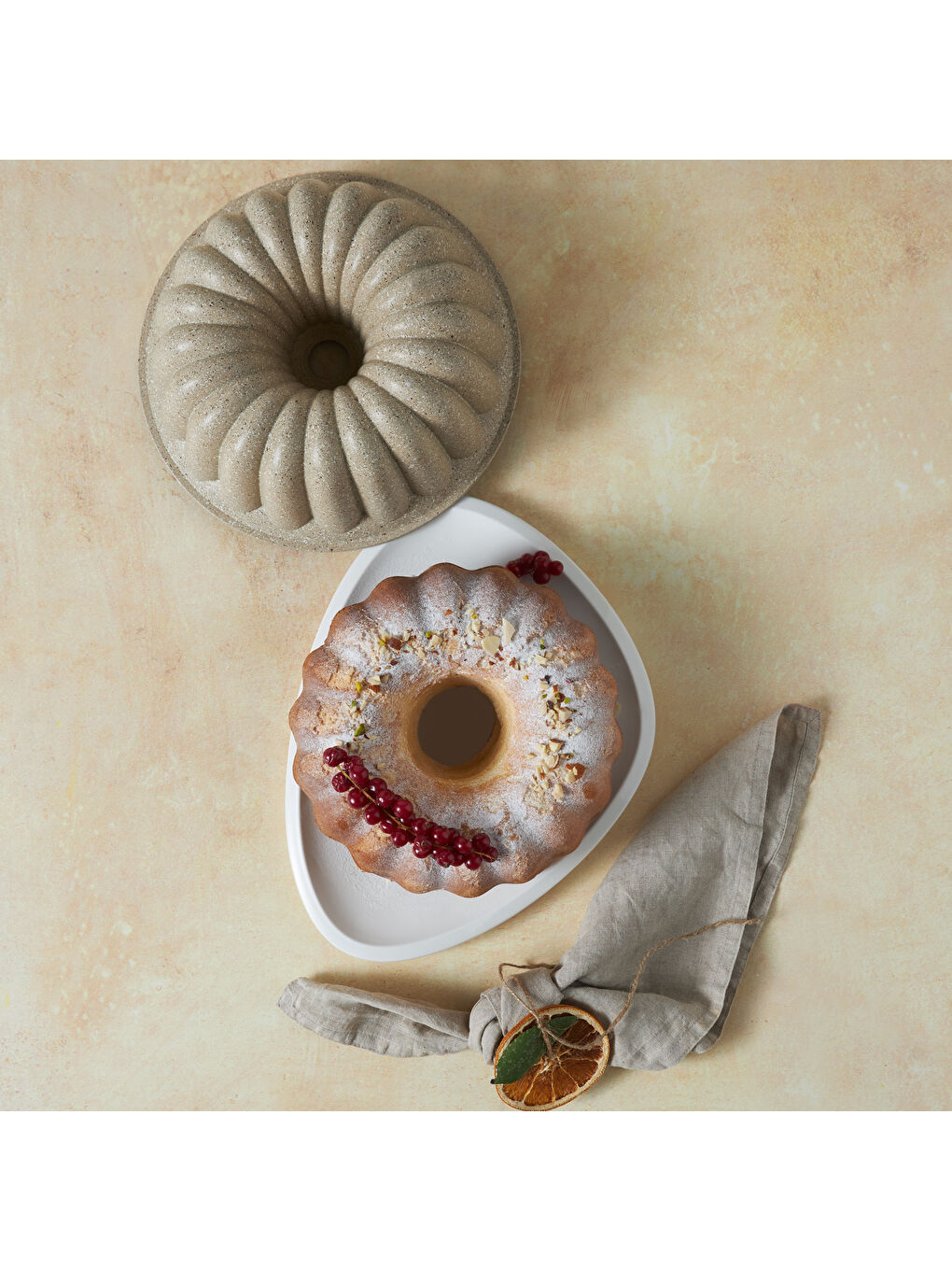 Arya Döküm Kek Kalıbı Ekru 24 cm-2