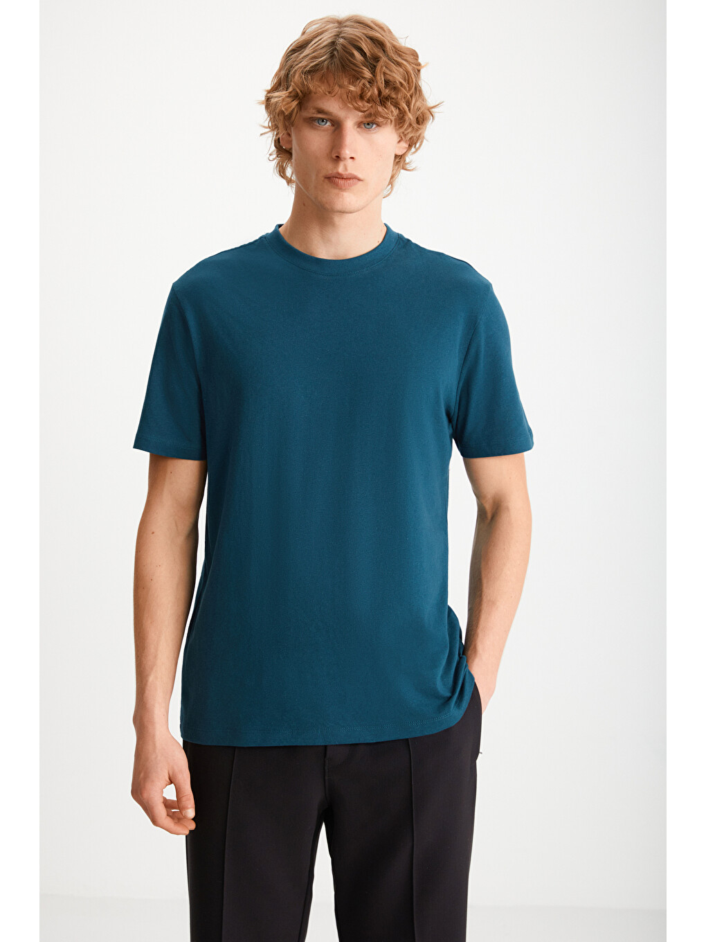 Erkek Slim Fit Dar Kesim %100 Organik Pamuklu Yana Kayan Dikişli Basic Örme Petrol-mavi T-sh