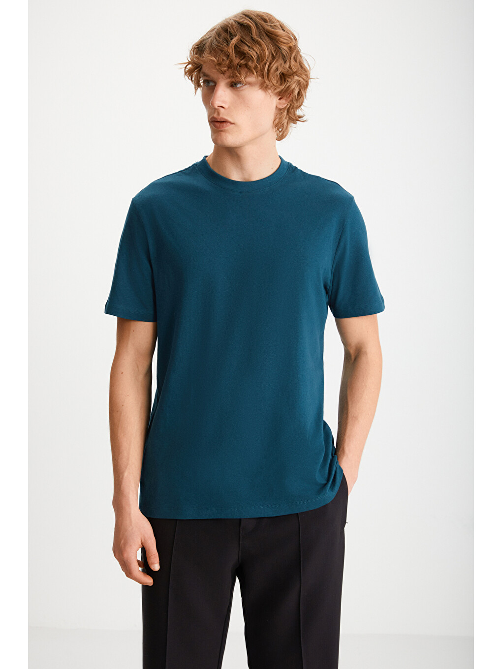 Erkek Slim Fit Dar Kesim %100 Organik Pamuklu Yana Kayan Dikişli Basic Örme Petrol-mavi T-sh-2