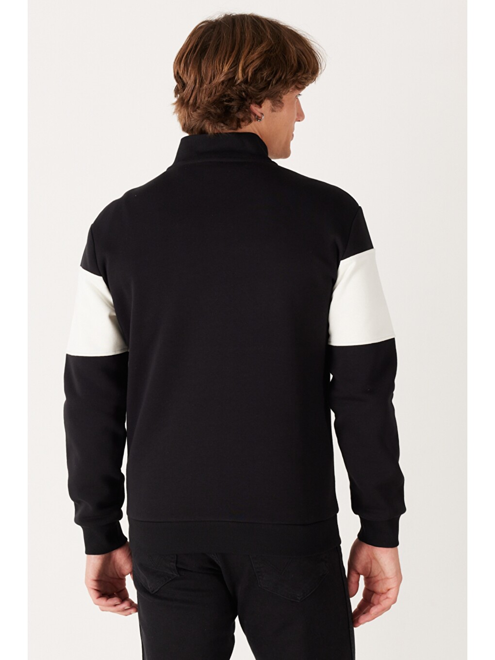 Regular Fit Normal Kesim %100 Pamuk İçi Polarlı Dik Yaka Siyah Sweatshirt-5