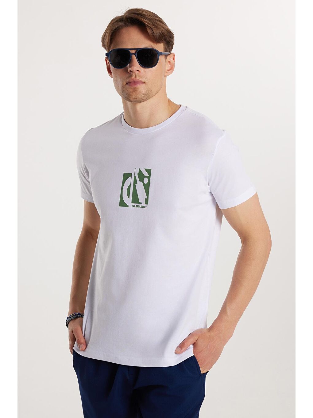 Erkek Slim Fit Dar Kesim %100 Pamuk Yumuşak Dokulu Baskılı Beyaz Bisiklet Yaka Tişört-3