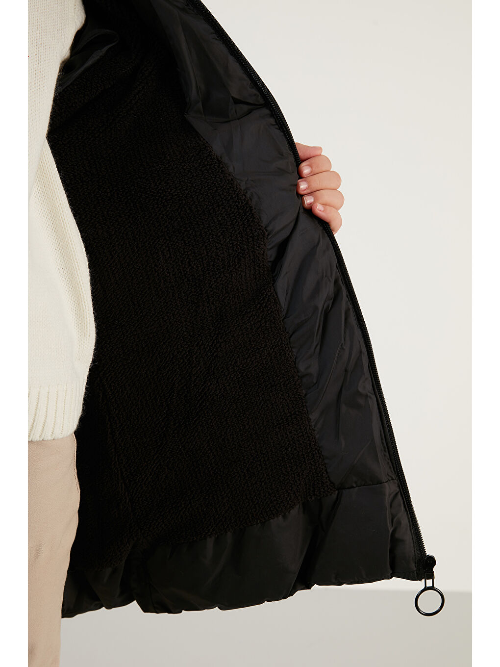 Siyah Yakası Suni Kürklü Çıkarılabilir Kapüşonlu Pelüş Astarlı Kışlık Uzun Kız Çocuk 5760003-6