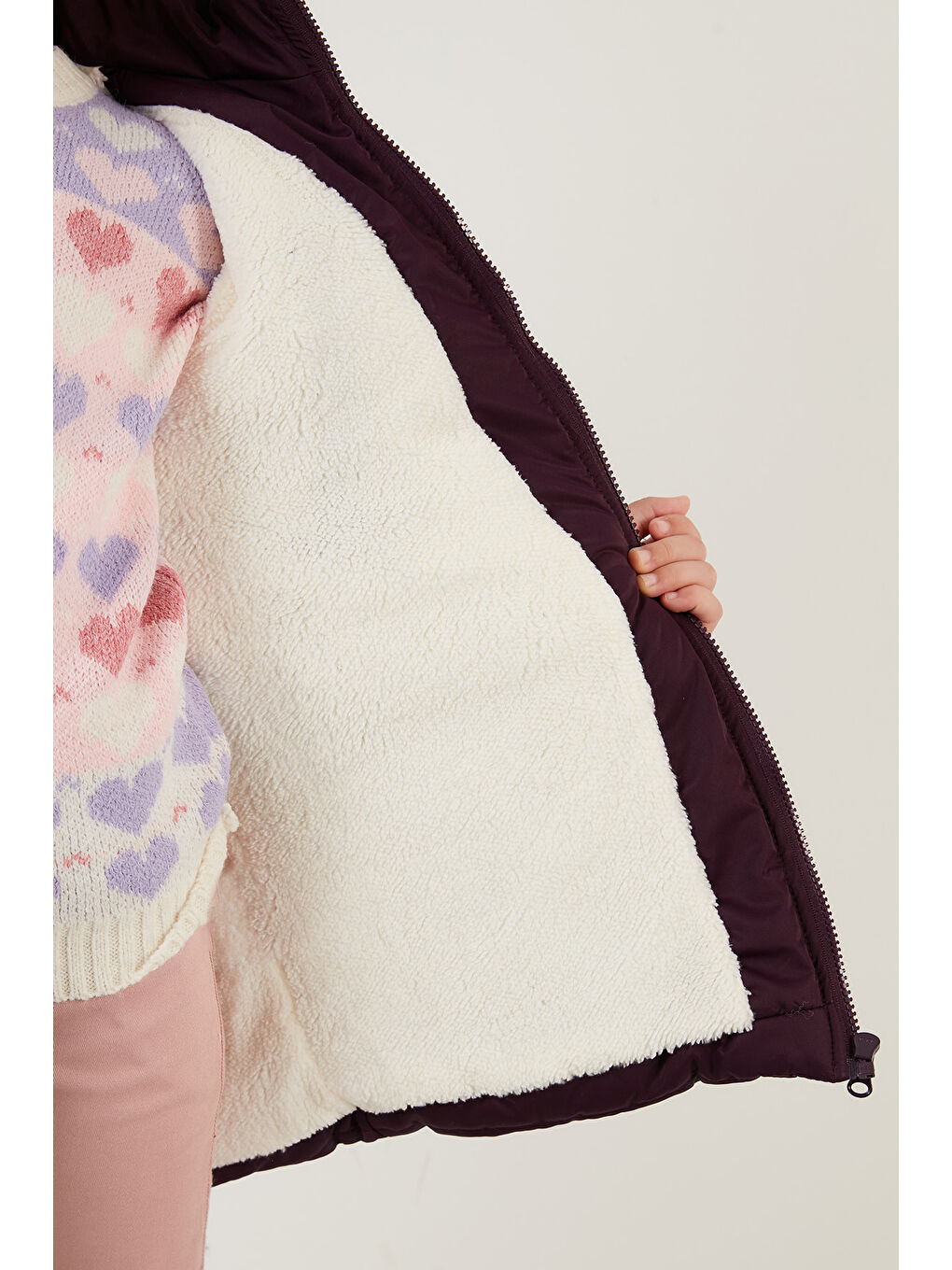 Mor Yakası Suni Kürklü İçi Pelüş Astarlı Kapüşonlu Cepli Kız Çocuk Mont 6034040-5