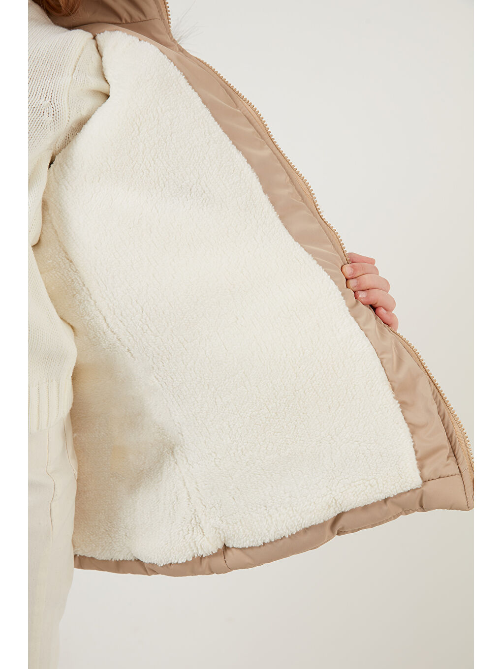 Bej Yakası Suni Kürklü İçi Peluş Astarlı Kapüşonlu Cepli Mont 6034040-3