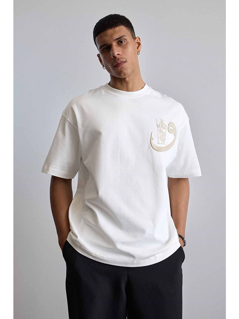 Erkek Oversize Pamuklu Kaligrafi Nakışlı Motif T-Shirt Beyaz-2