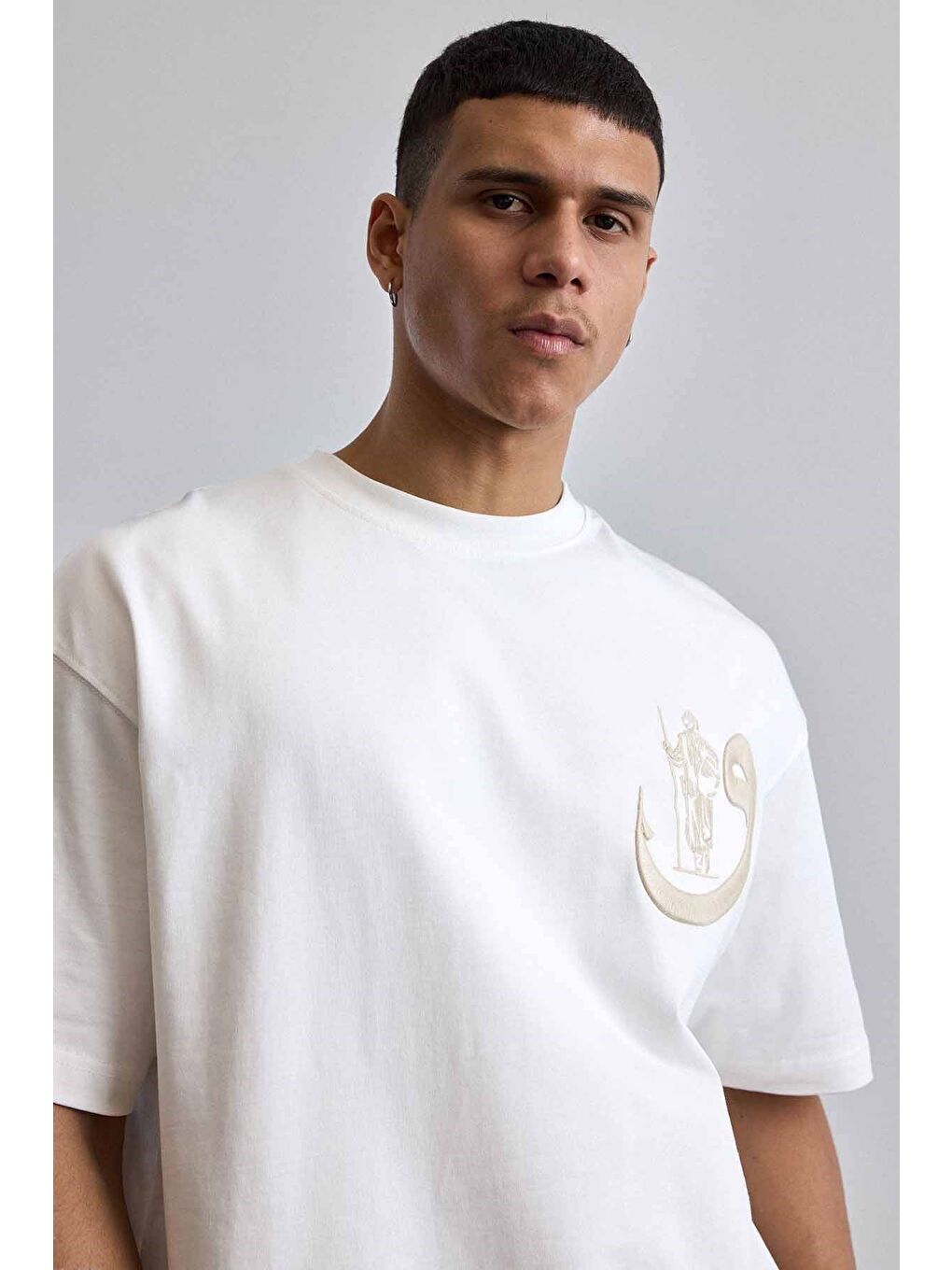 Erkek Oversize Pamuklu Kaligrafi Nakışlı Motif T-Shirt Beyaz-3