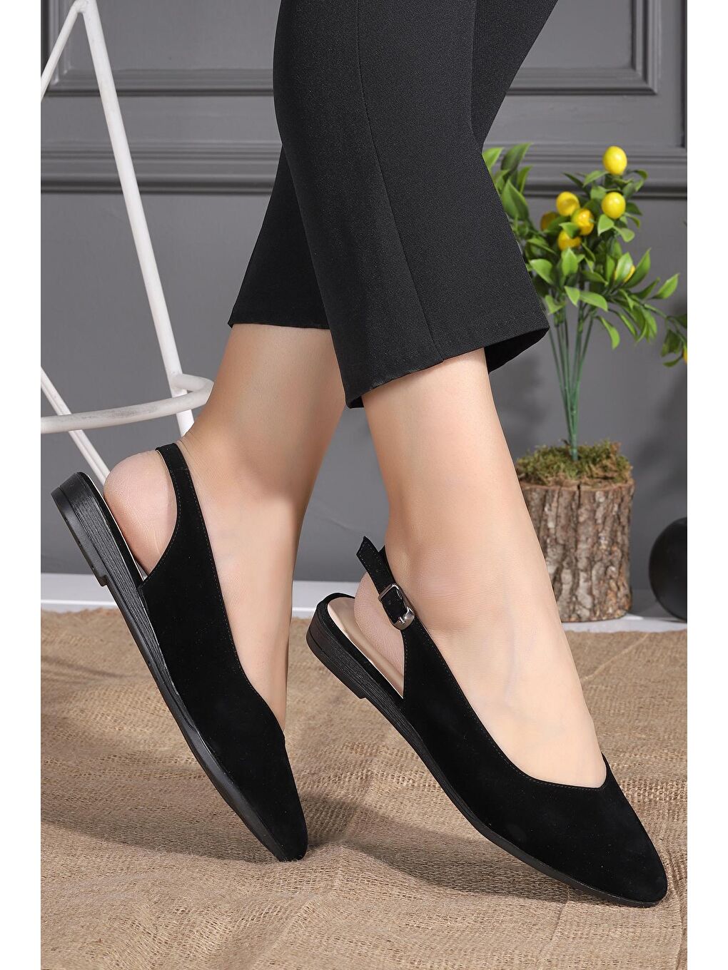 Siyah Süet Günlük Kemerli Kadın Babet 1920.115-1