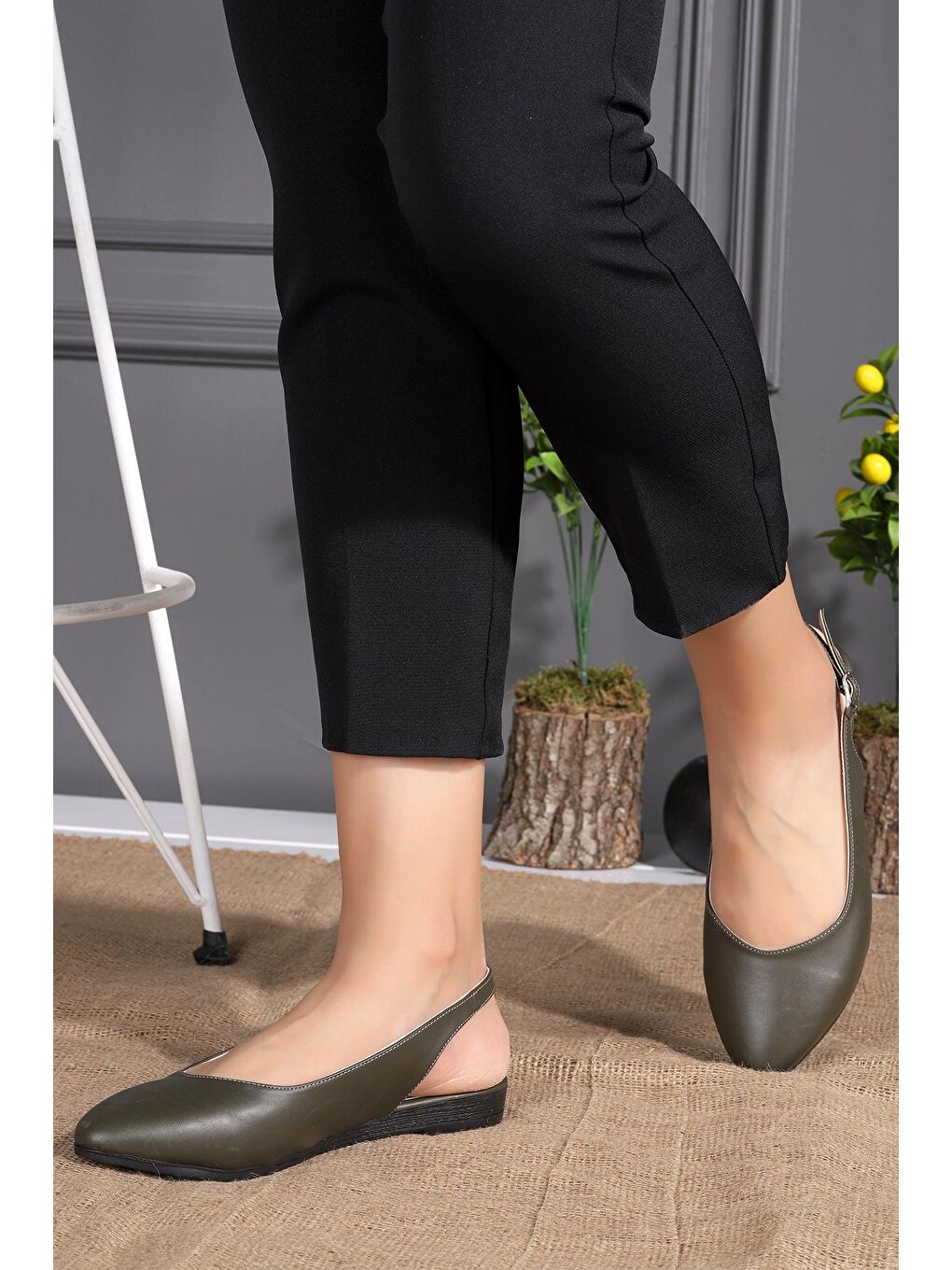 Yeşil Cilt Günlük Kemerli Kadın Babet 1920.115-1