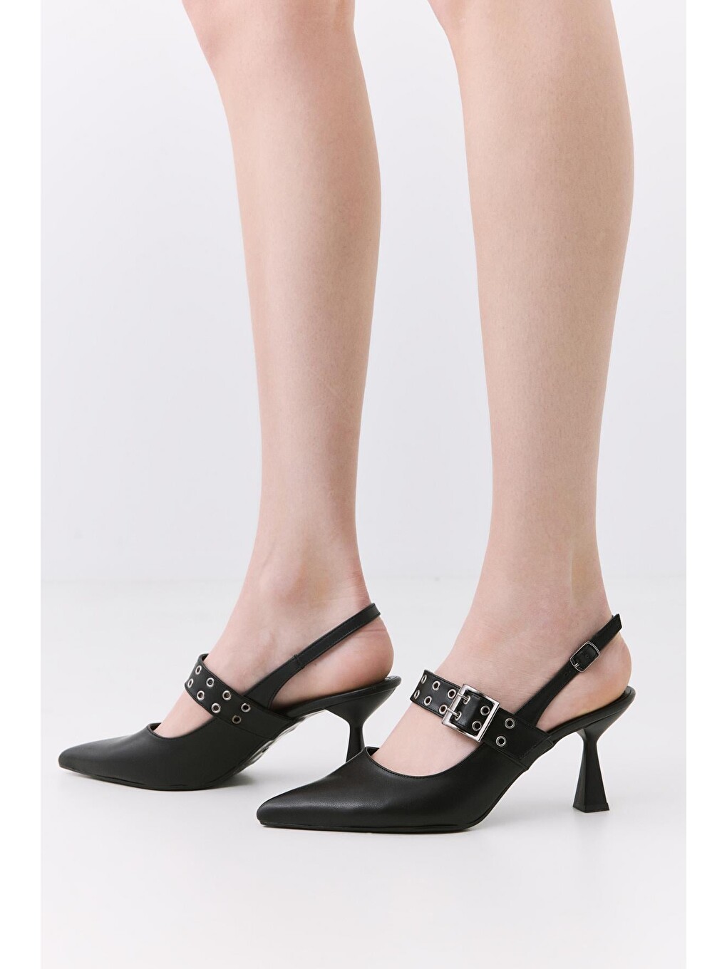 Kadın Siyah Kemerli Stiletto