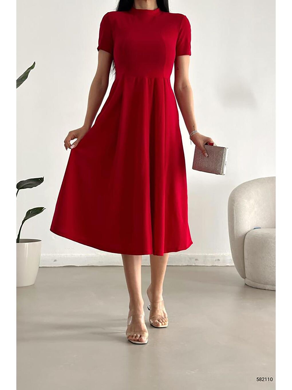 Kırmızı Kısa Kollu Cepli Uzun Krep Kumaş Elbise