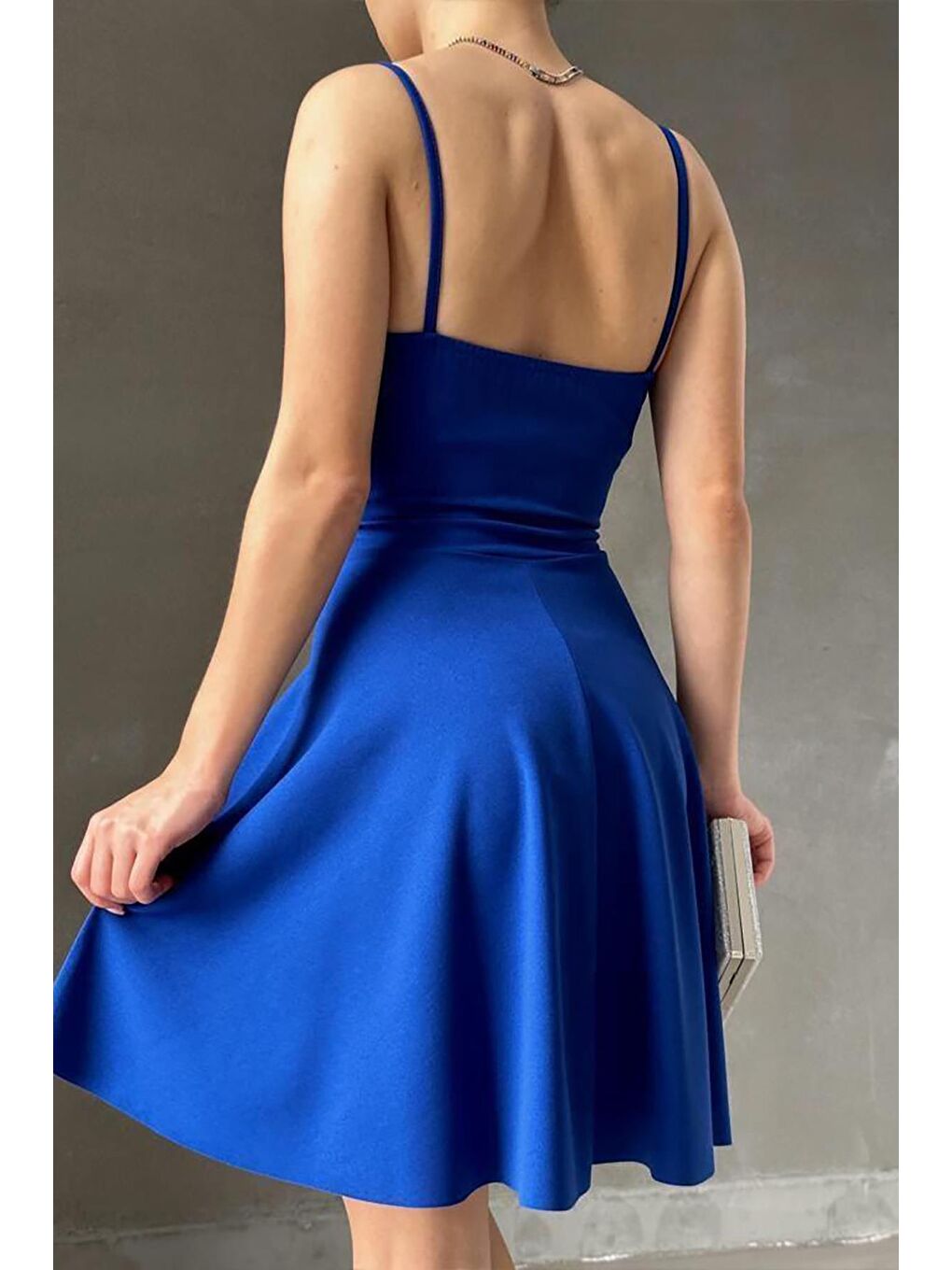 Krep Kumaş Saks Mavisi İnce Askılı Kloş Elbise-2