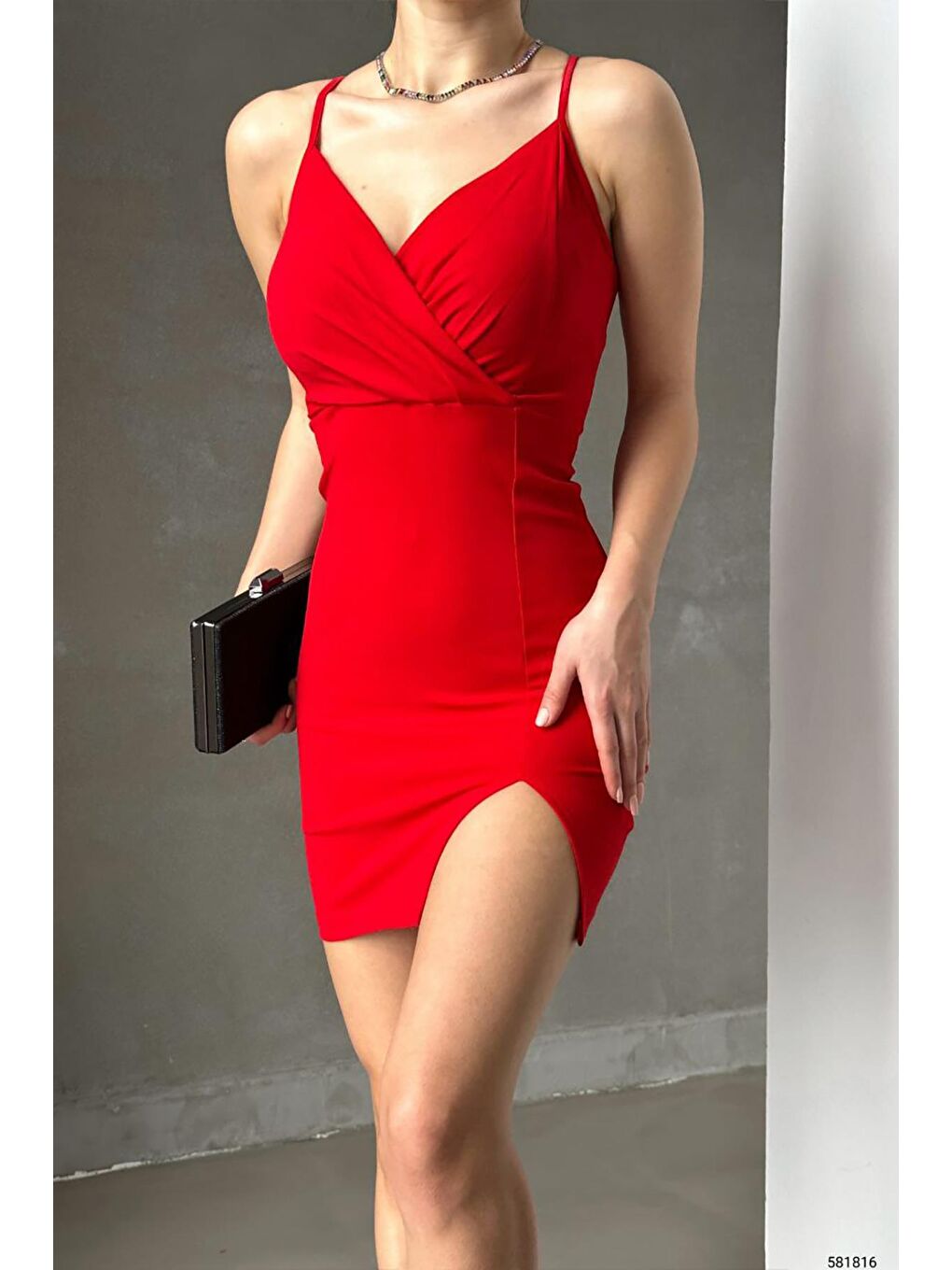 Kırmızı Kruvaze Yaka Yırtmaçlı Krep Kumaş Elbise-3