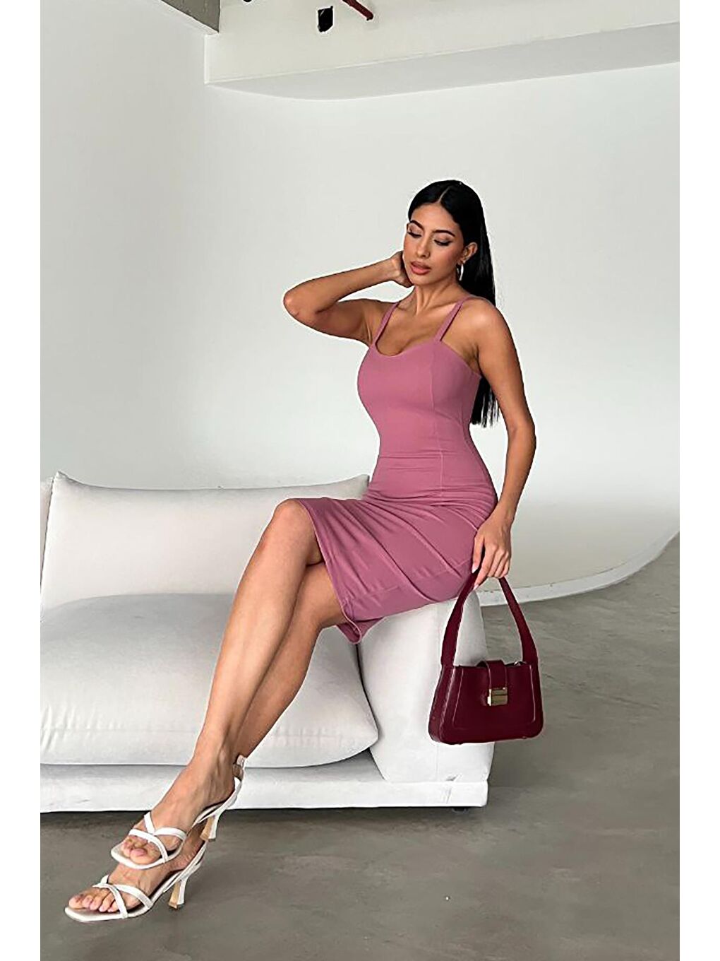 Pembe Pudra Kalp Yaka Kalın Askılı Krep Kumaş Kalem Elbise-3