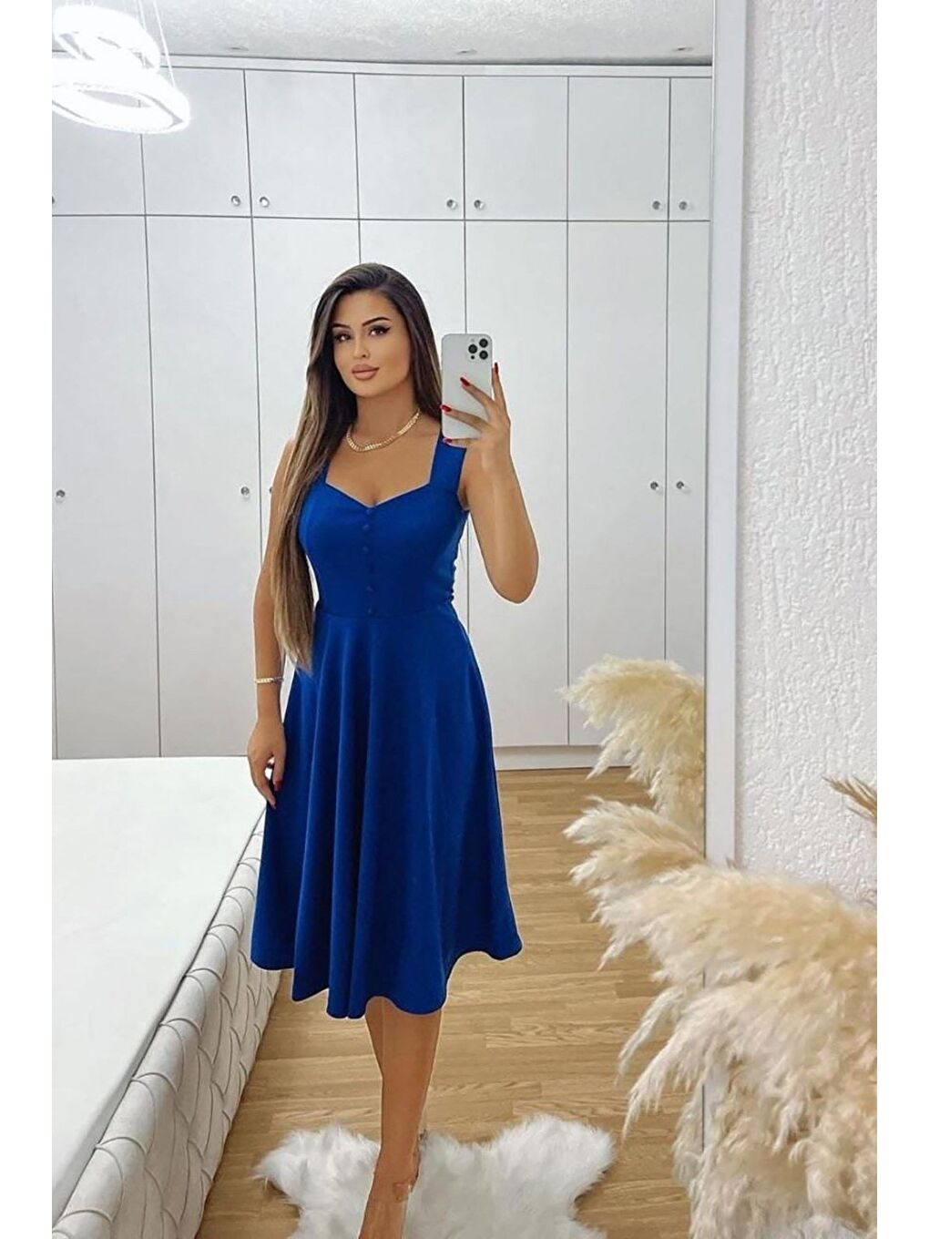 Saks Mavisi İthal Krep Kumaş Kalın Askılı Düğme Detaylı Elbise