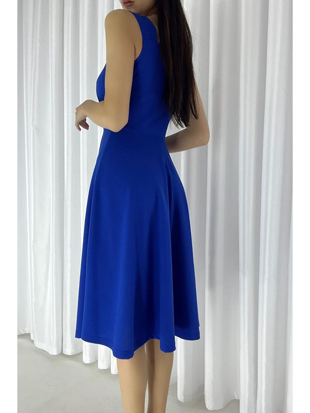 Saks Mavisi İthal Krep Kumaş Kalın Askılı Düğme Detaylı Elbise-2